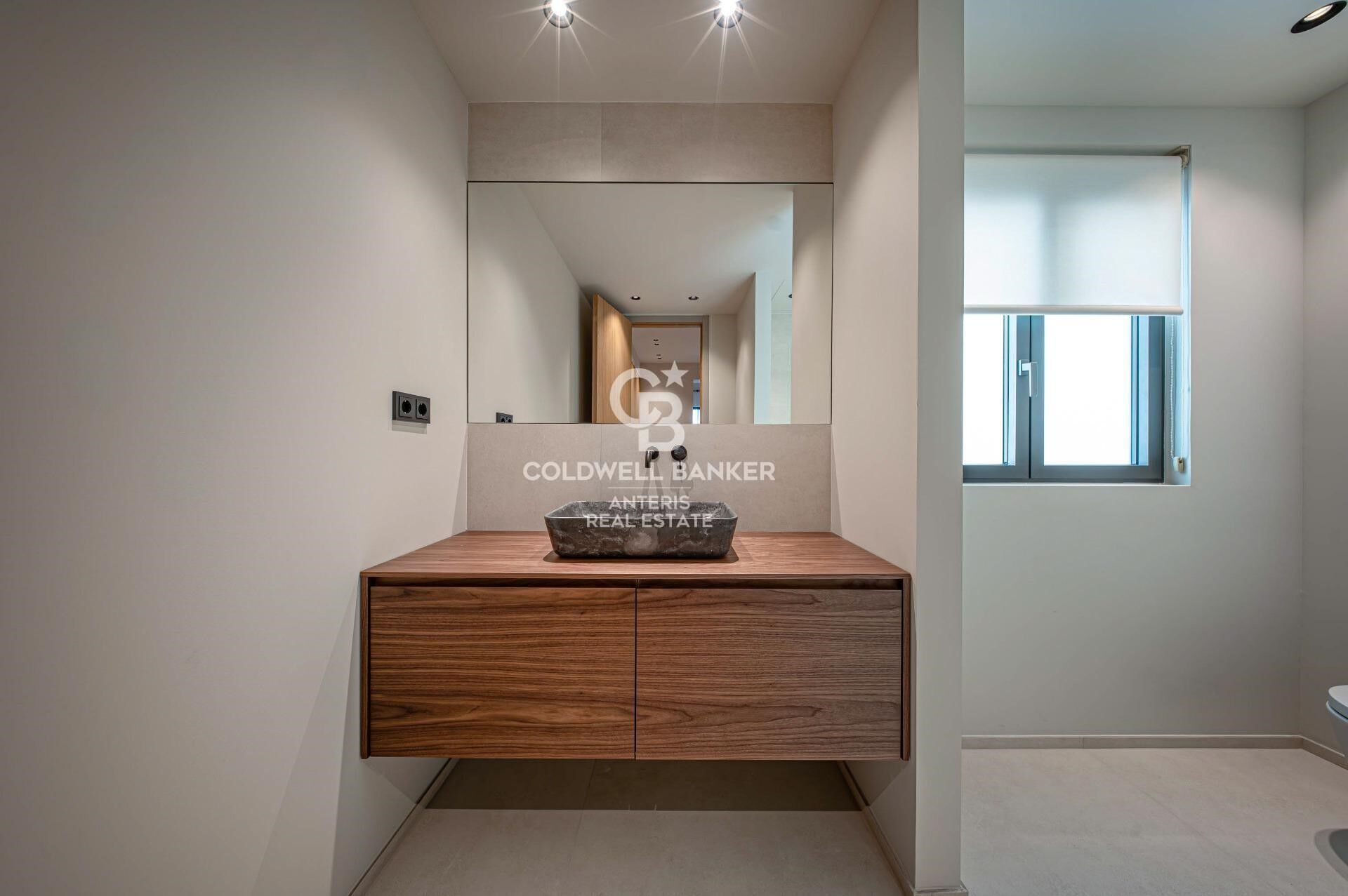 Piso en venta reformado a estrenar ubicado en el Quadrat d'Or con balcones típicos del Eixample