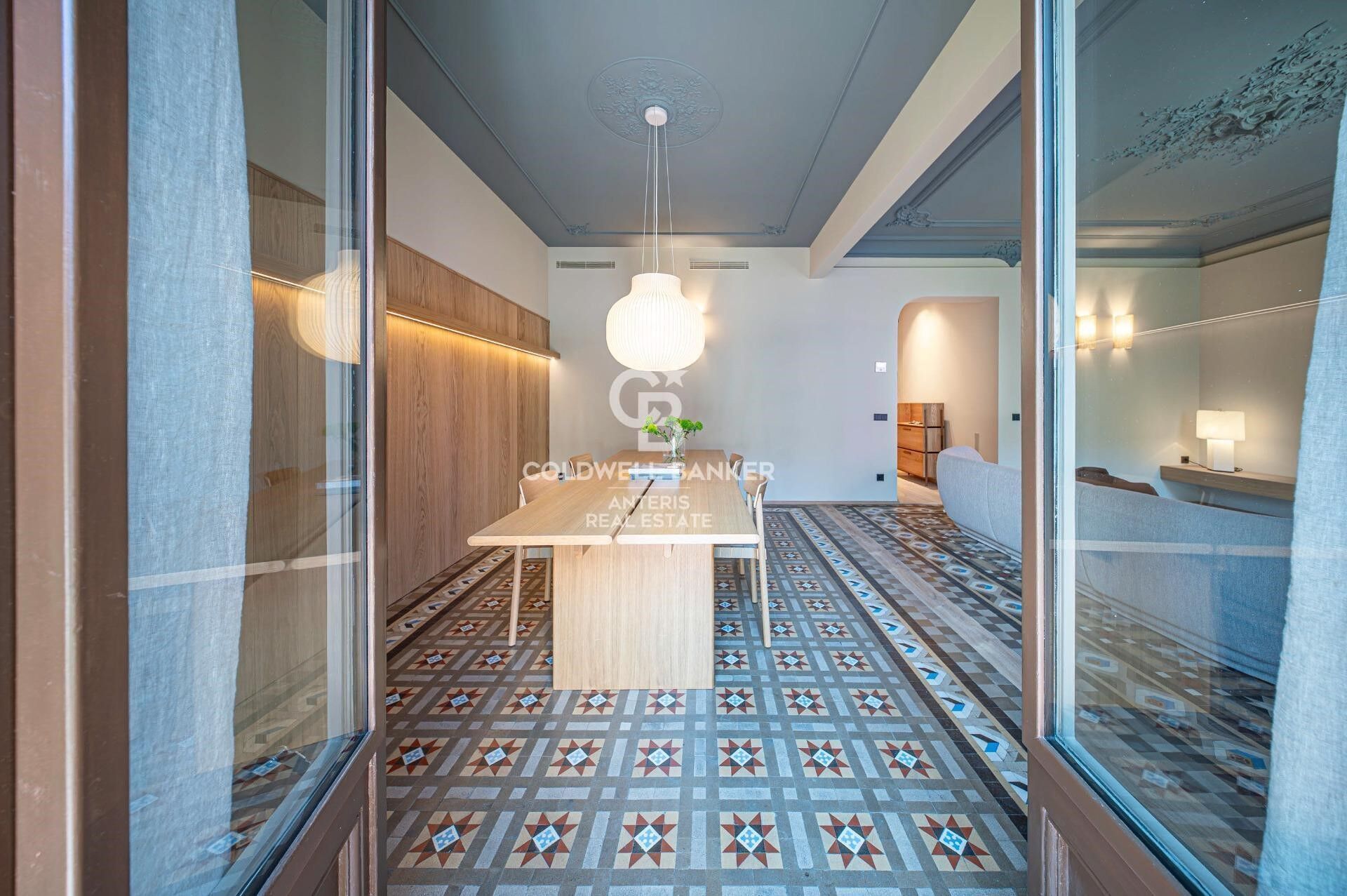 Piso en venta reformado a estrenar ubicado en el Quadrat d'Or con balcones típicos del Eixample