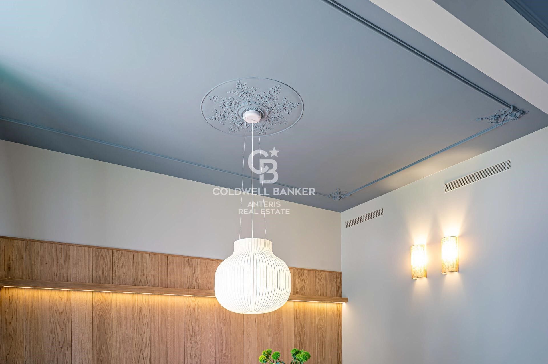 Piso en venta reformado a estrenar ubicado en el Quadrat d'Or con balcones típicos del Eixample