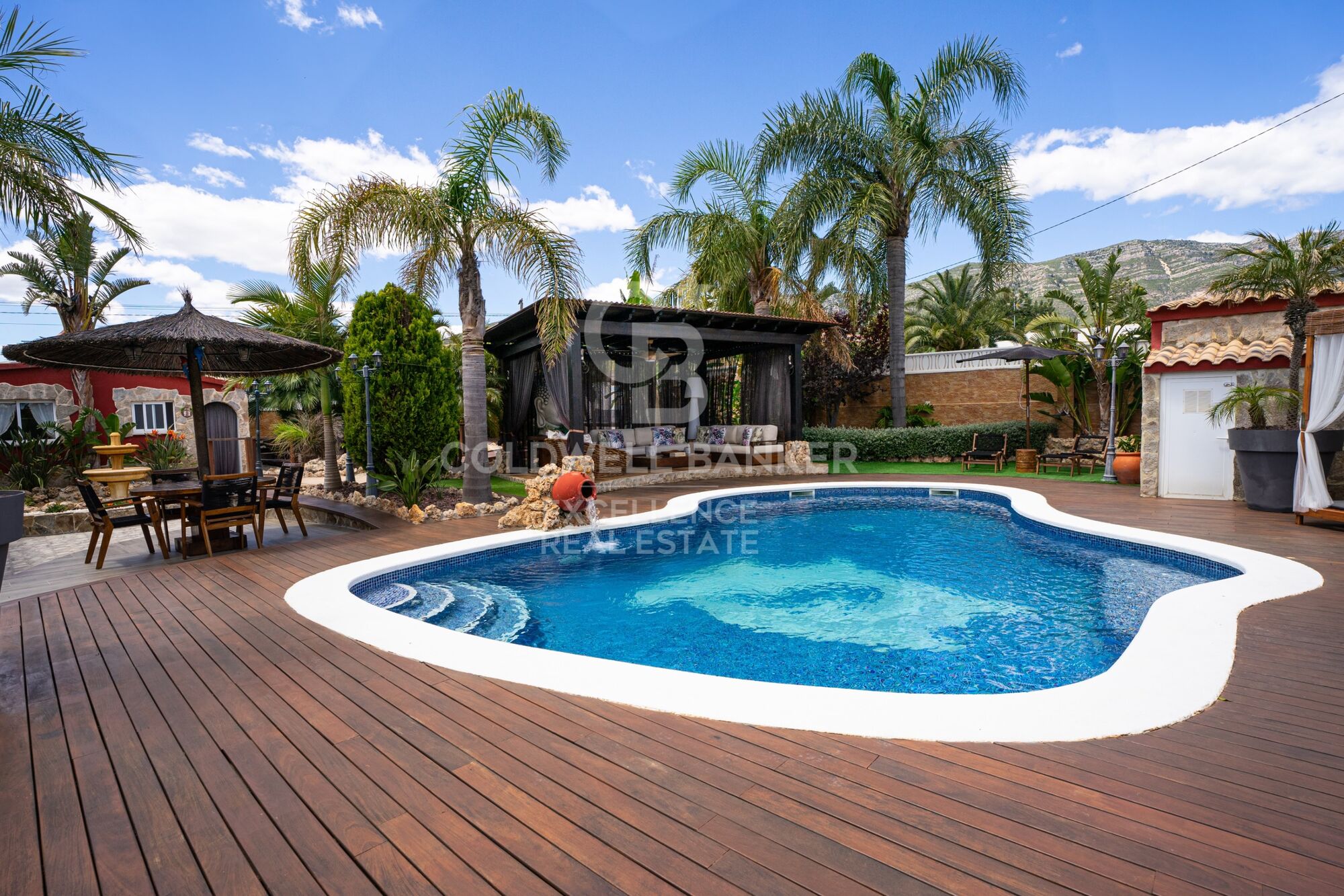 Villa exclusive de 400 m² avec piscine et jardin à 100 m de la plage à Alcanar, Tarragone