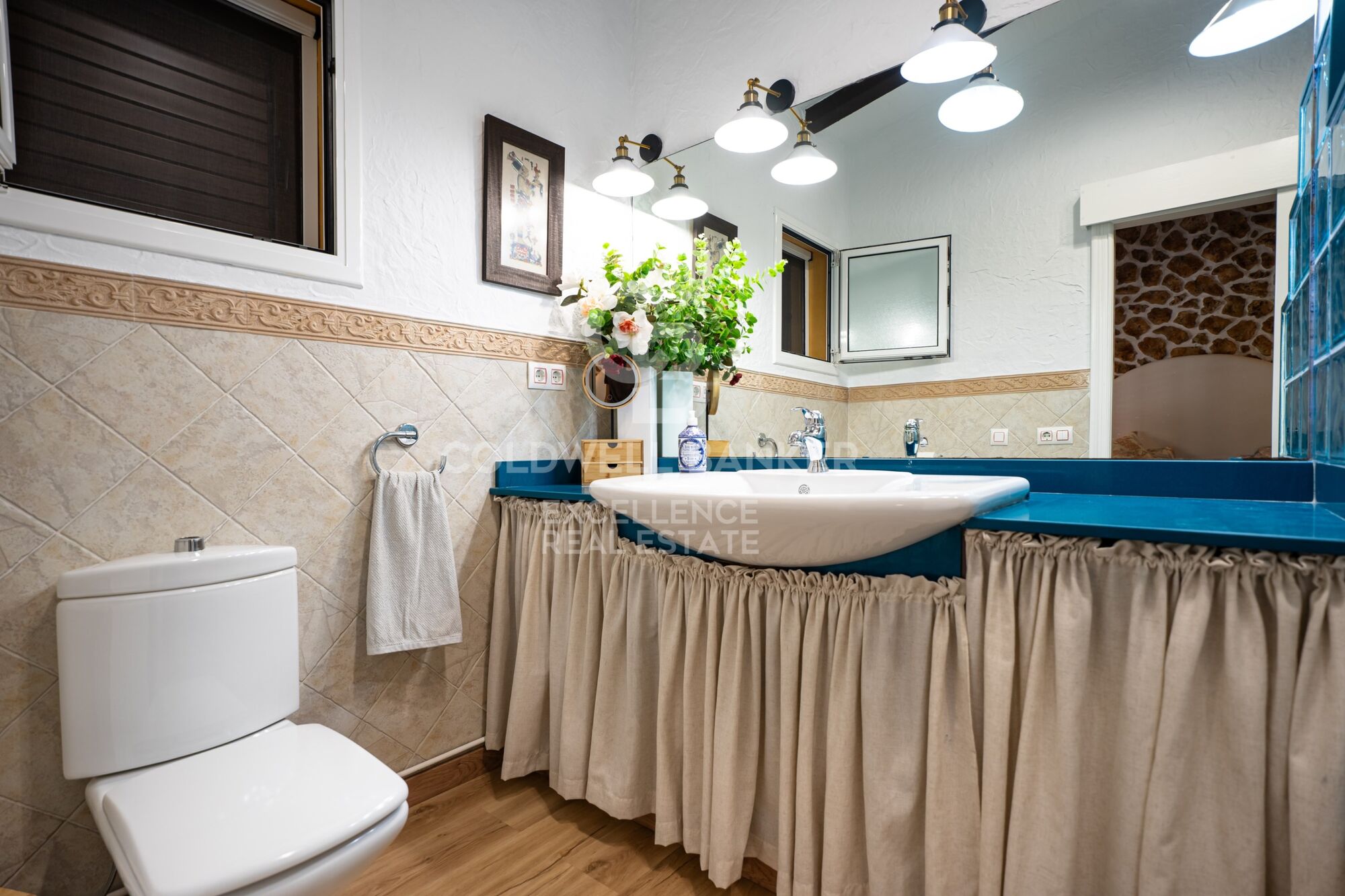 Exclusive villa of 400 m² with pool and garden 100 m from the beach in Alcanar, Tarragona