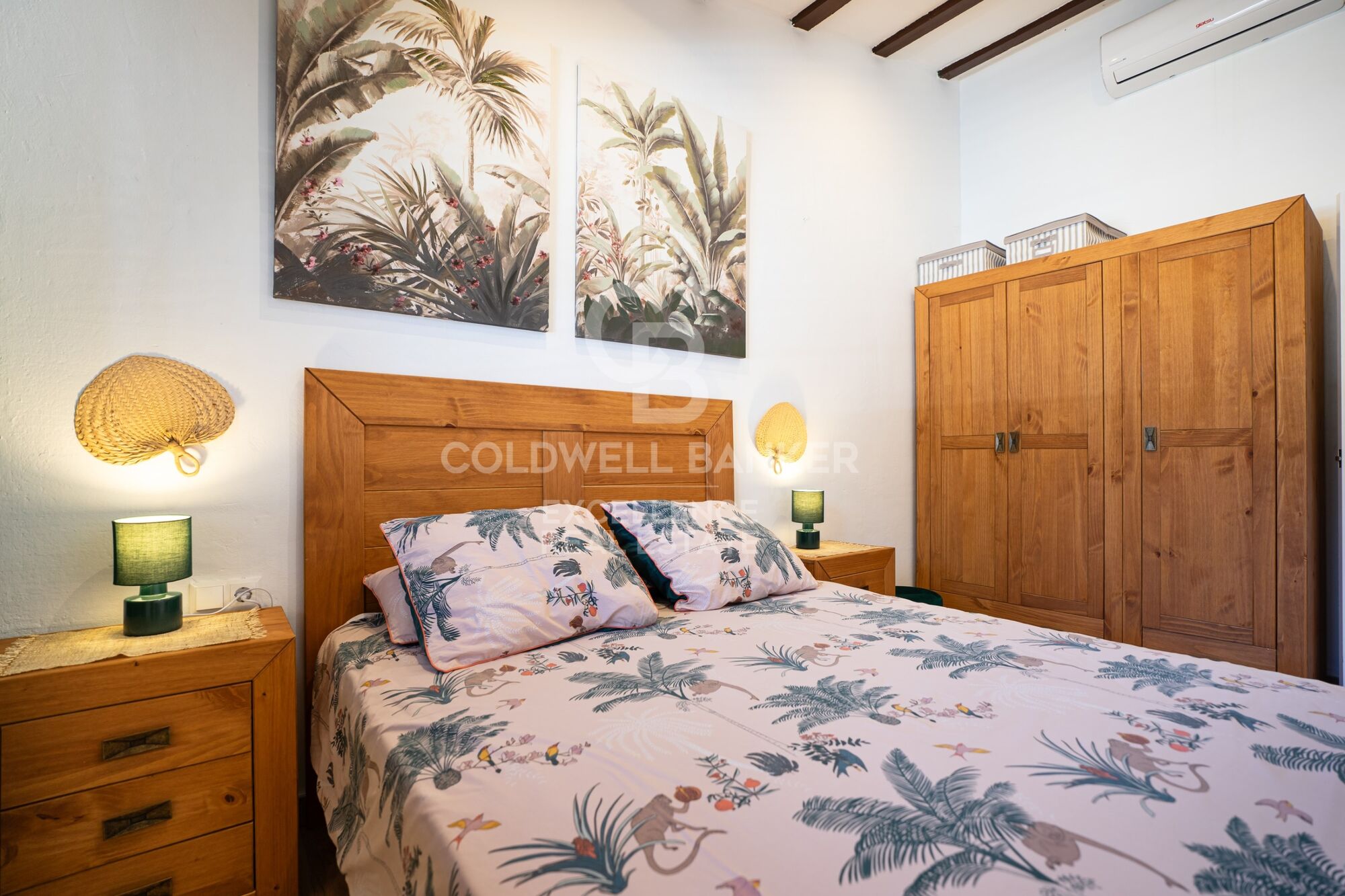 Exklusive Villa von 400 m² mit Schwimmbad und Garten 100 m vom Strand entfernt in Alcanar, Tarragona