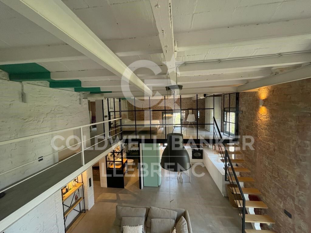 Renovated duplex with views over Barcelona in a modernist building in Tibidabo