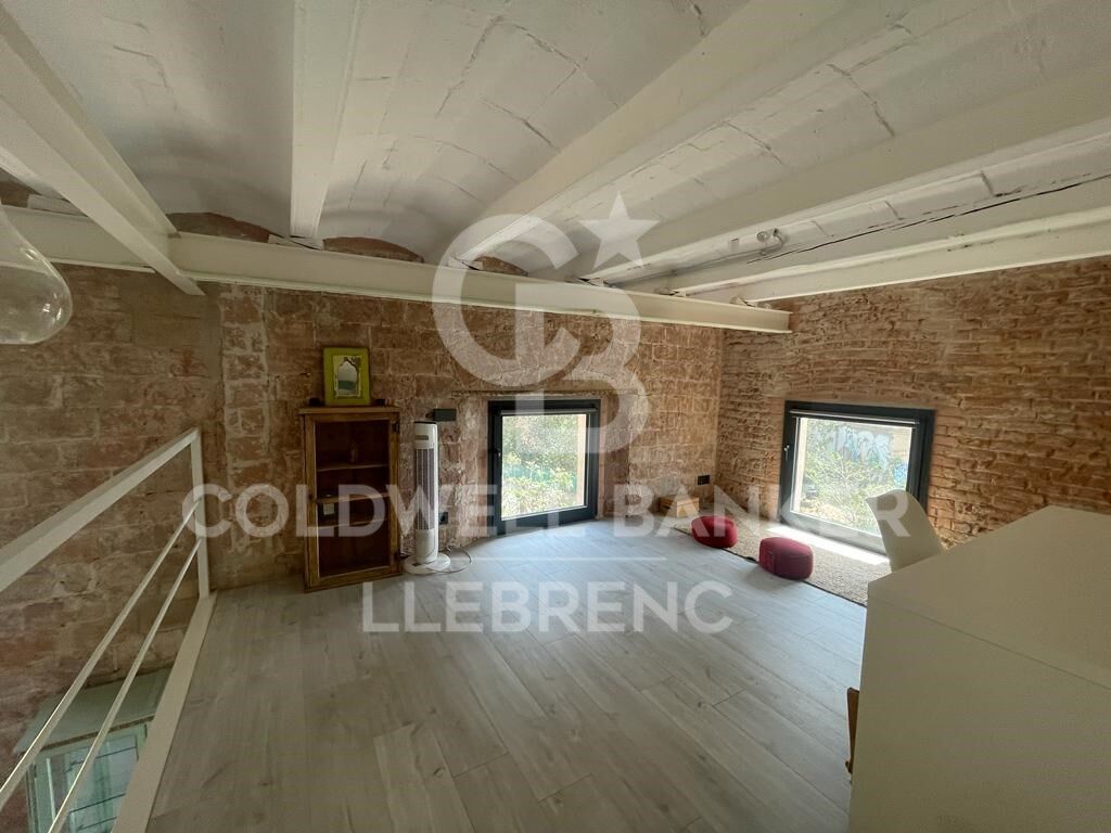 Renovated duplex with views over Barcelona in a modernist building in Tibidabo