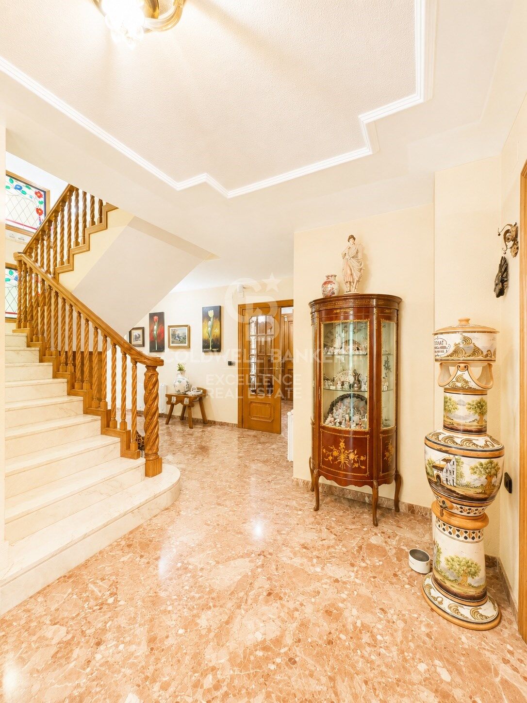 Espectacular Villa en Santa Apolonia con 1.648 m² de Parcela.