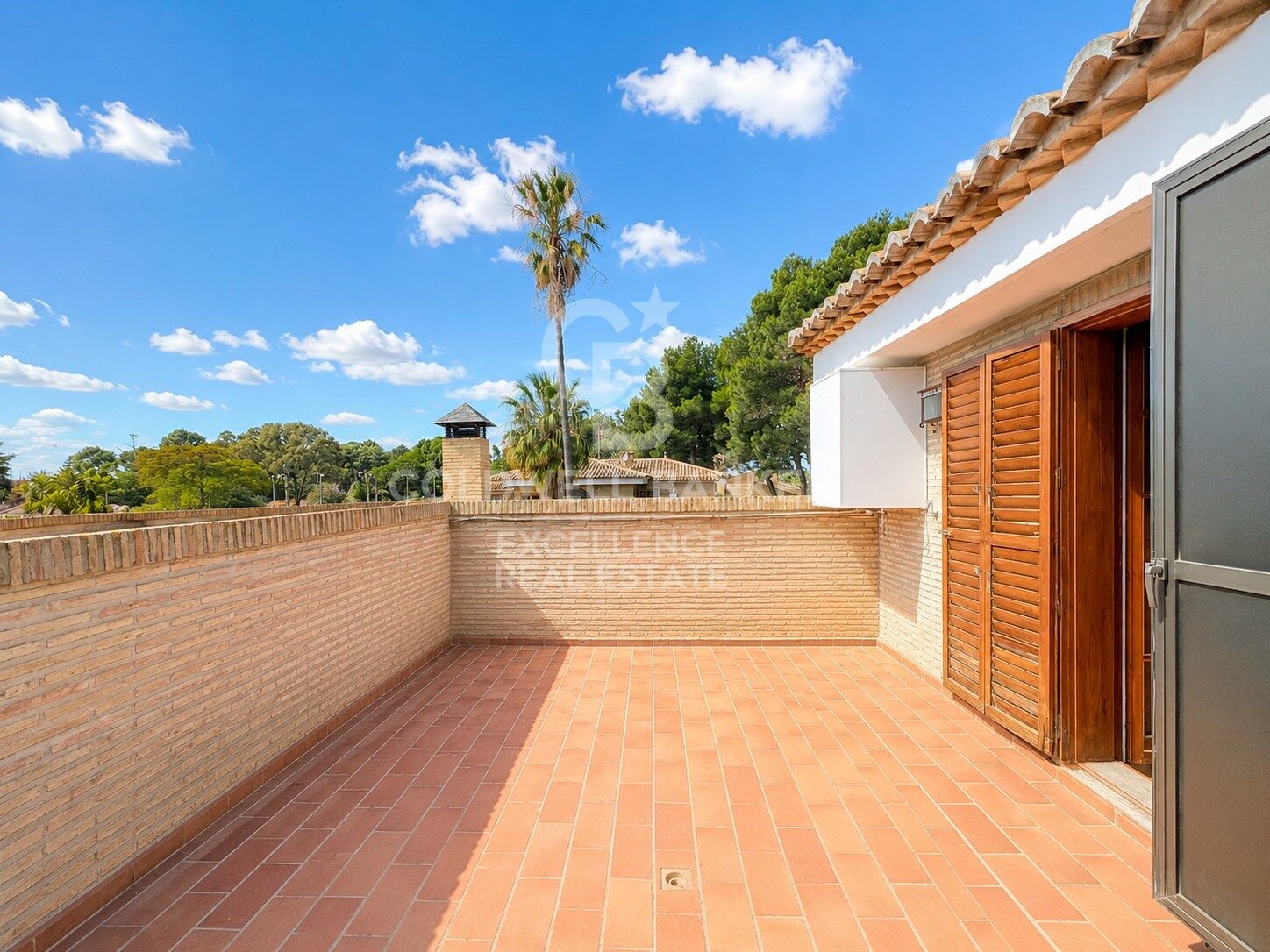 Espectacular Villa en Santa Apolonia con 1.648 m² de Parcela.