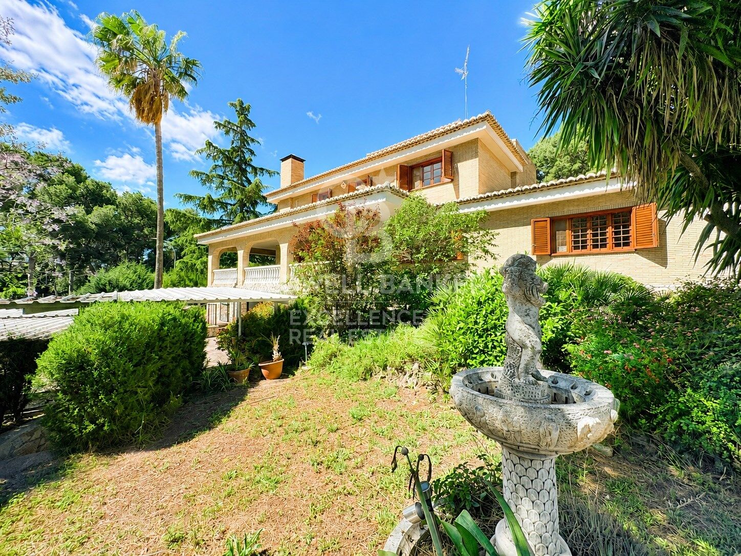 Espectacular Villa en Santa Apolonia con 1.648 m² de Parcela.