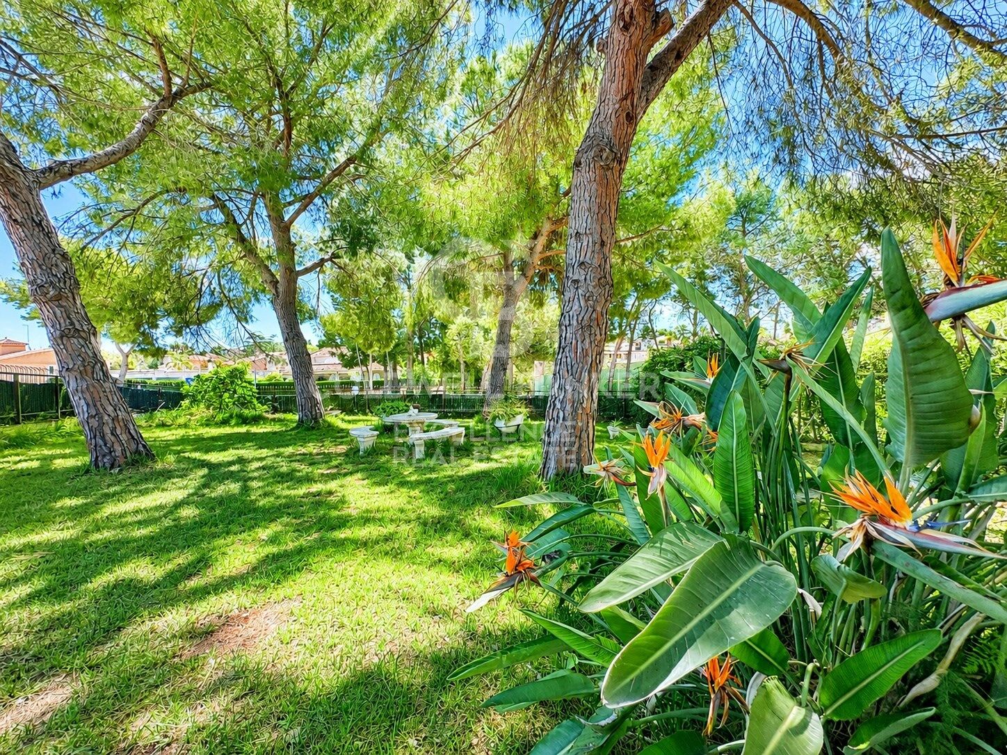 Espectacular Villa en Santa Apolonia con 1.648 m² de Parcela.