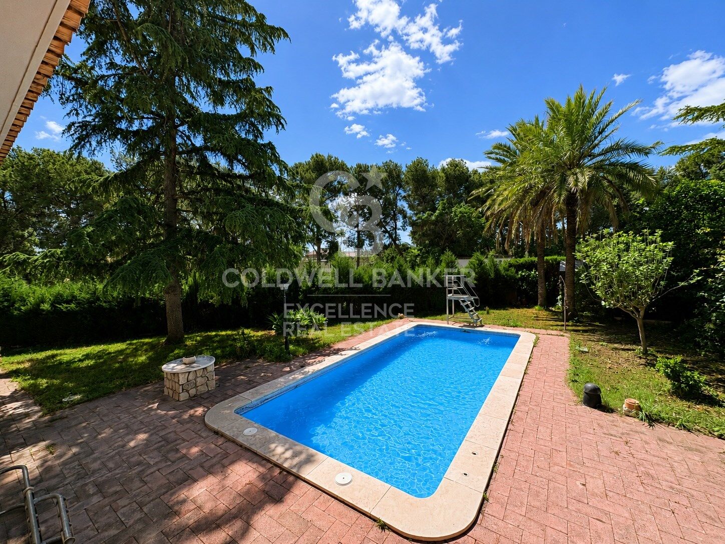 Espectacular Villa en Santa Apolonia con 1.648 m² de Parcela.