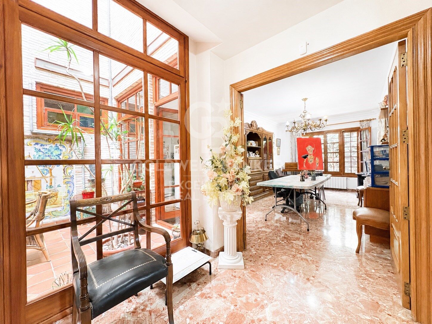 Spektakuläre Villa in Santa Apolonia mit 1.648 m² Grundstück.