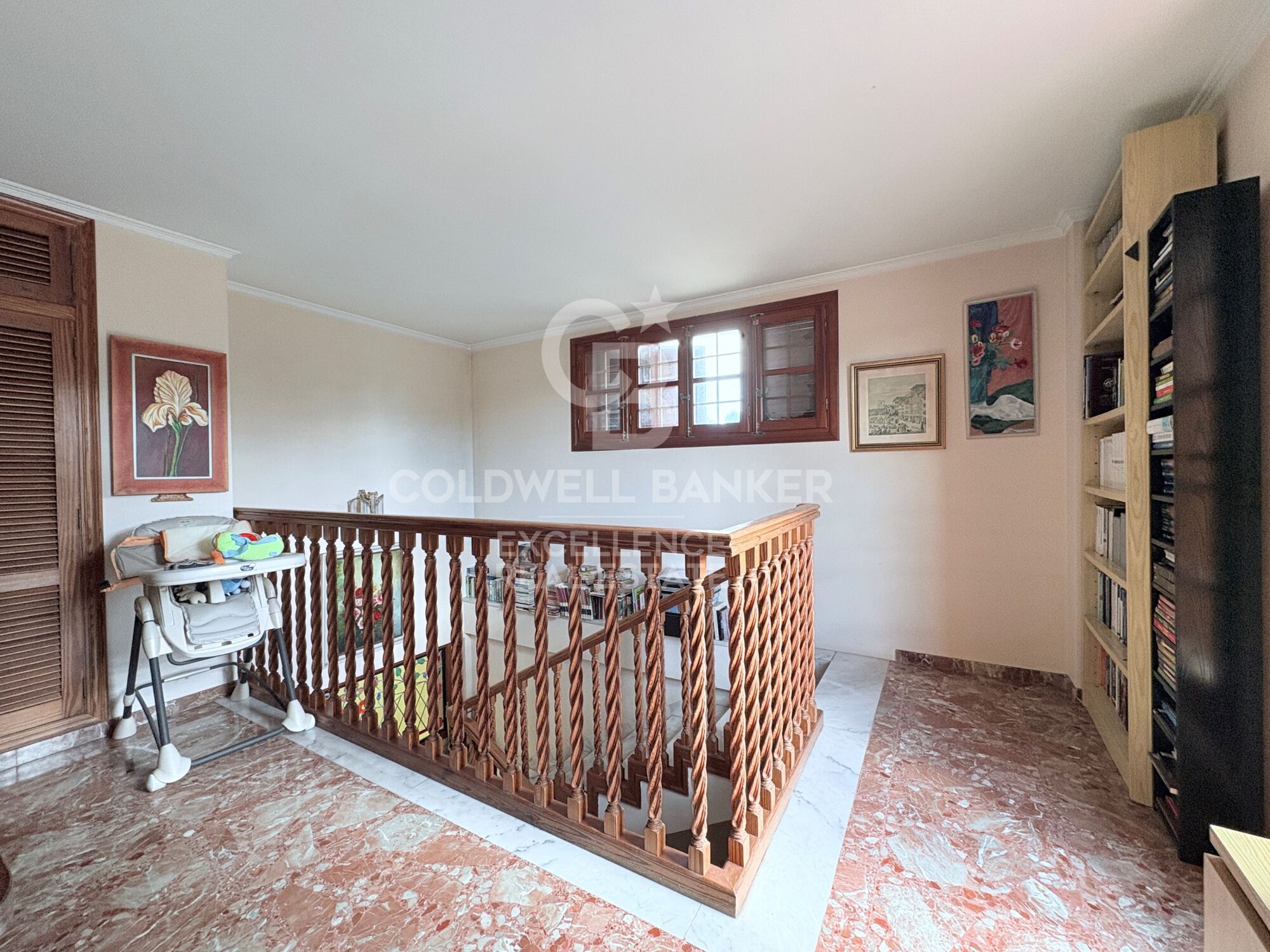 Spectaculaire villa à Santa Apolonia avec un terrain de 1 648 m².