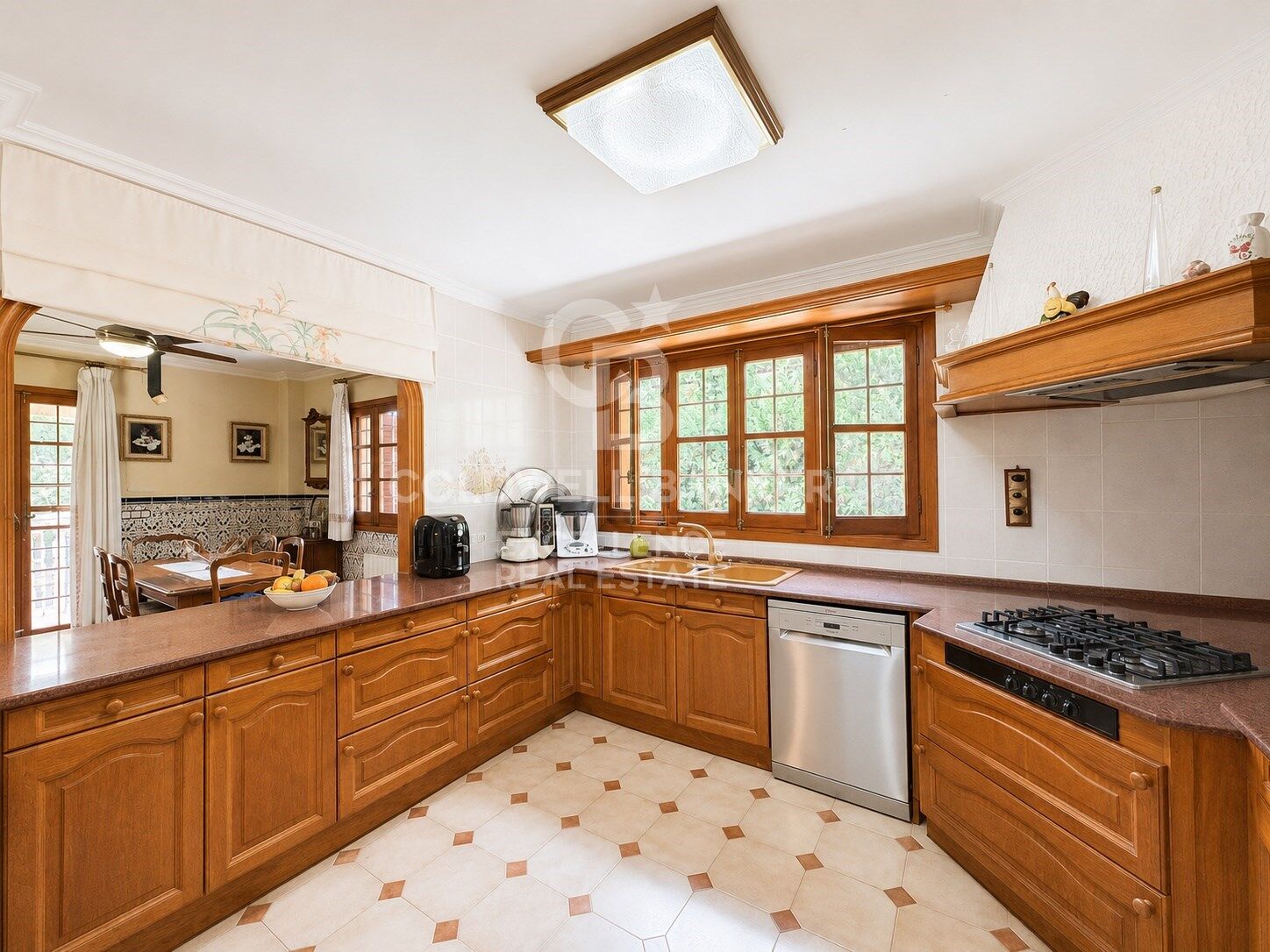Spectaculaire villa à Santa Apolonia avec un terrain de 1 648 m².