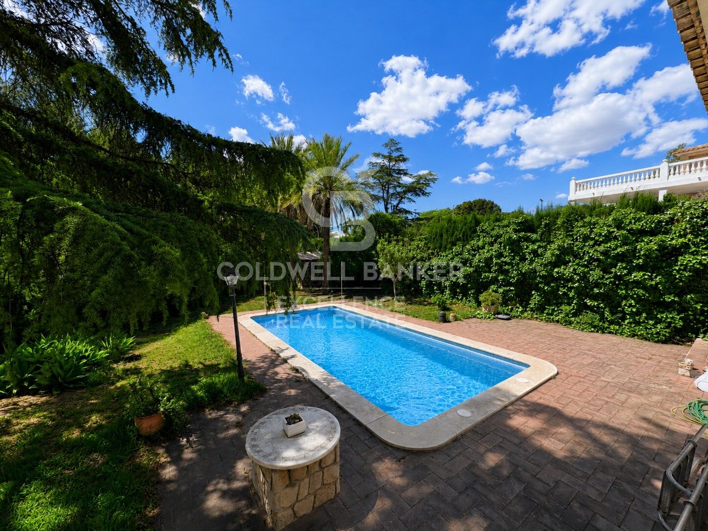 Spectaculaire villa à Santa Apolonia avec un terrain de 1 648 m².