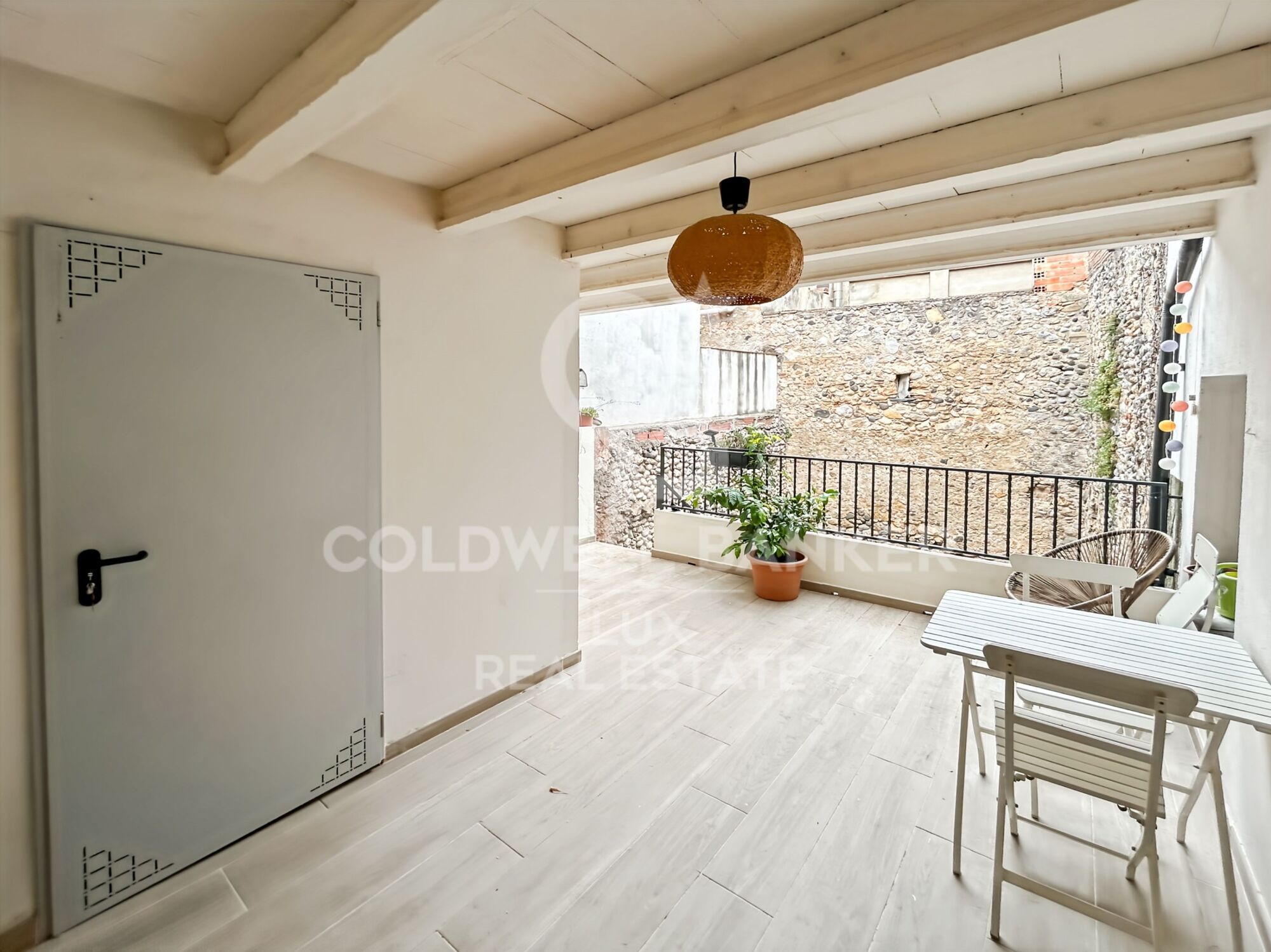 Duplex-Wohnung im Dorf mit Terrasse und Garage in L'Armentera zu verkaufen
