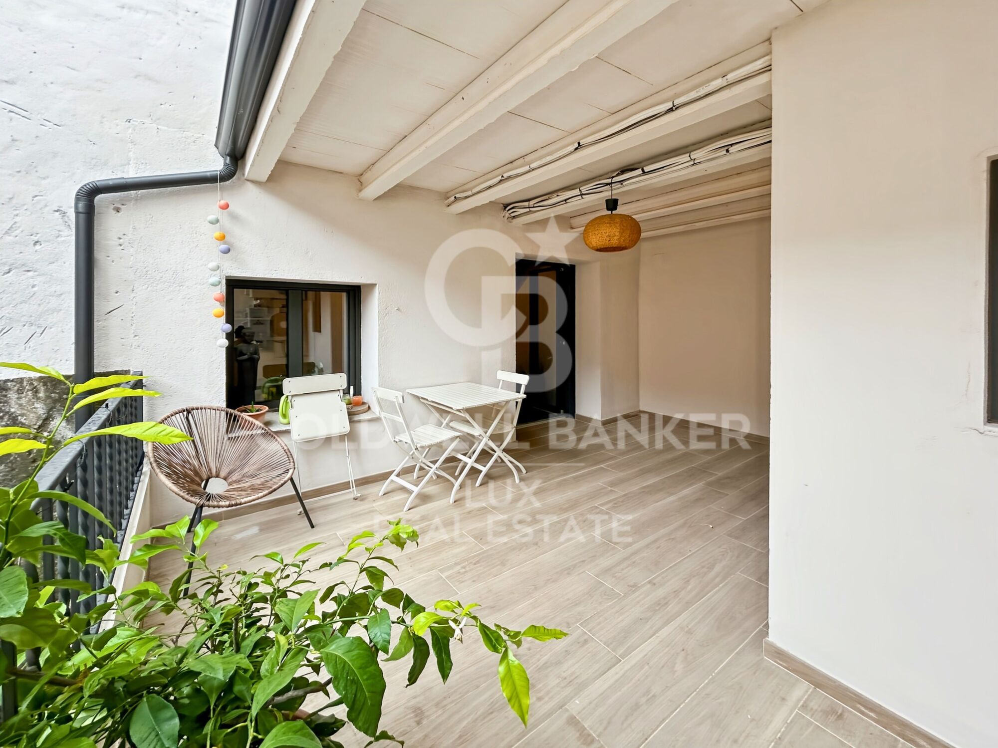 Village duplex with terrace and garage for sale in L'Armentera
