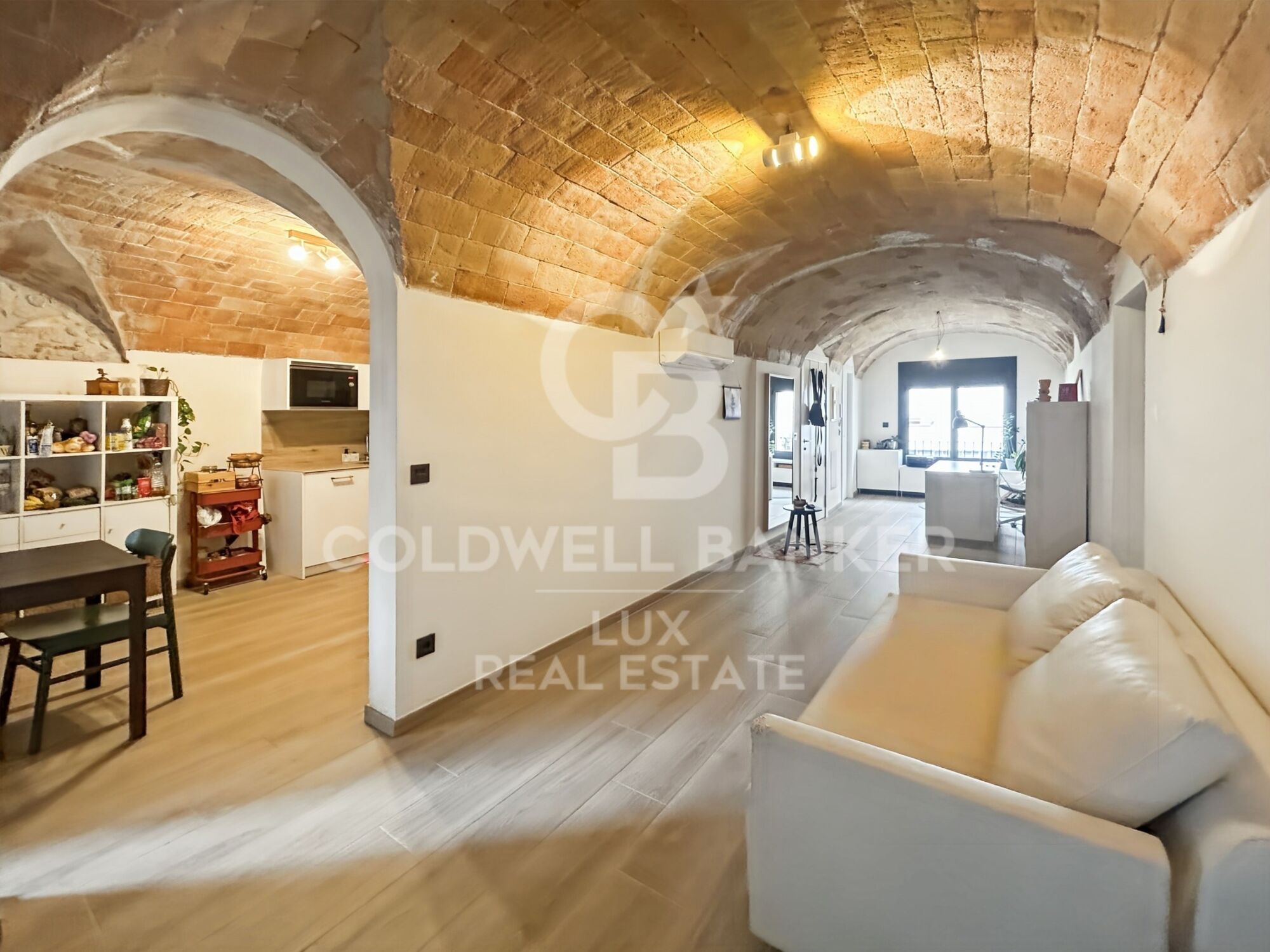 Village duplex with terrace and garage for sale in L'Armentera