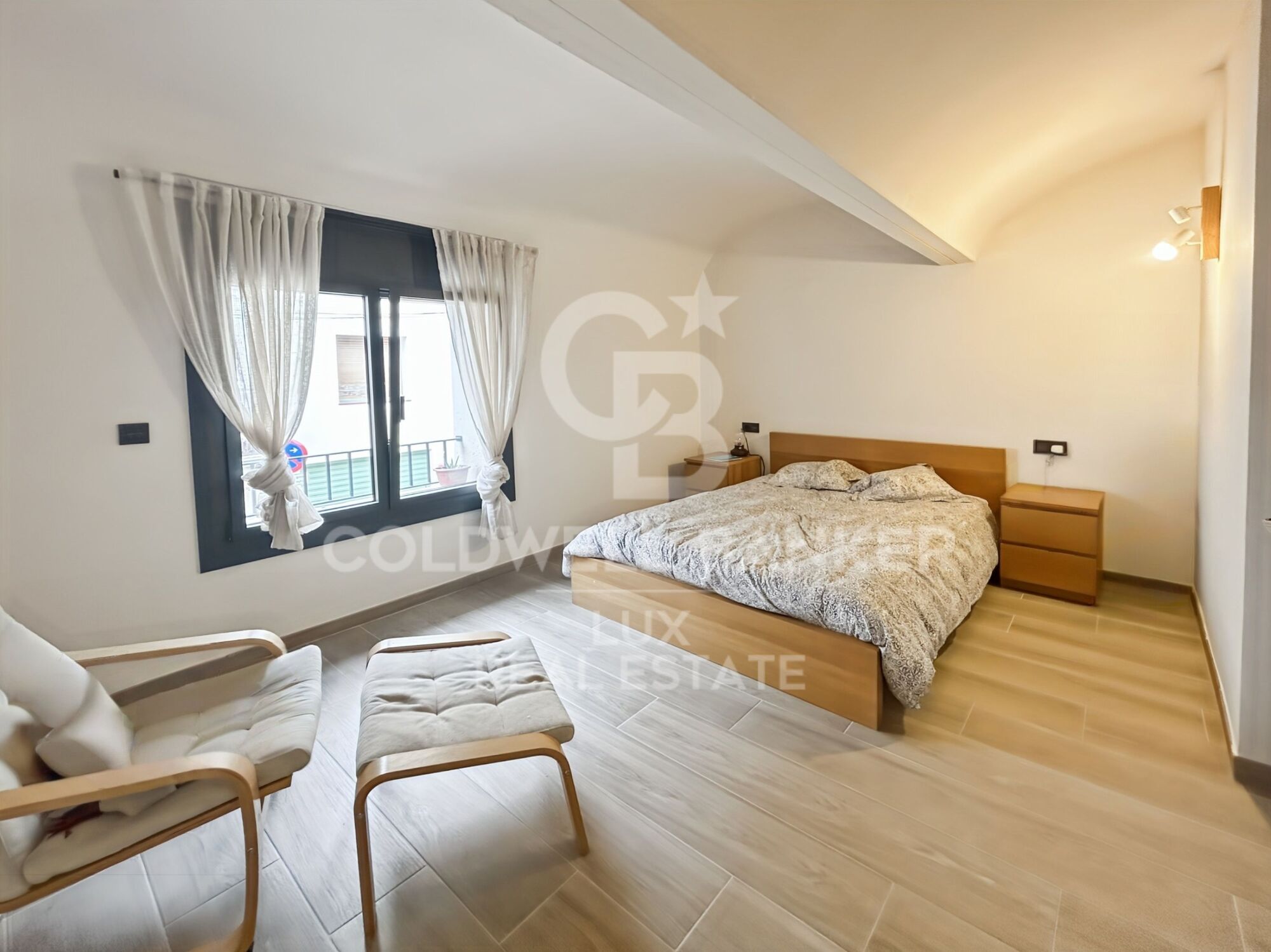 Village duplex with terrace and garage for sale in L'Armentera