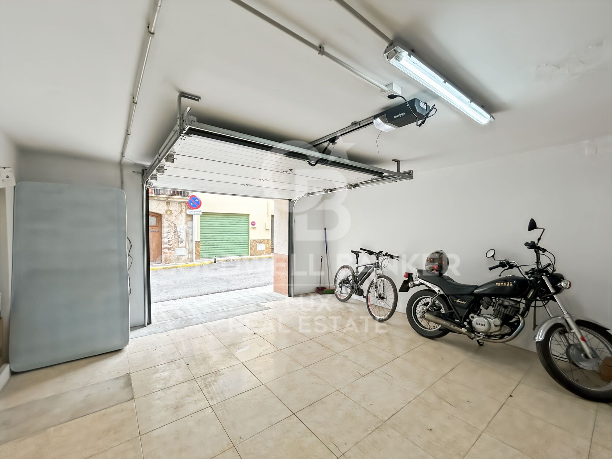 Village duplex with terrace and garage for sale in L'Armentera