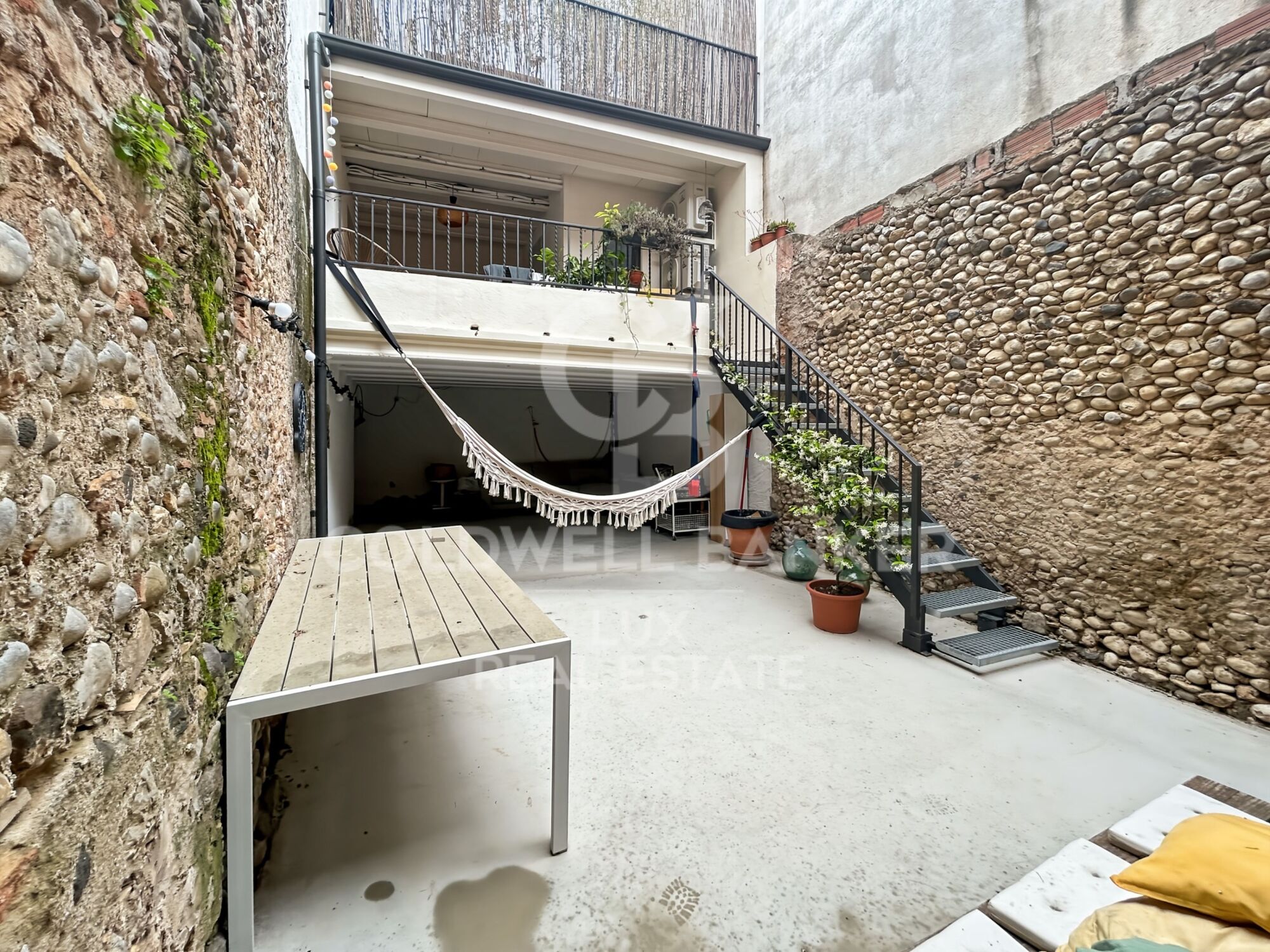 Duplex-Wohnung im Dorf mit Terrasse und Garage in L'Armentera zu verkaufen