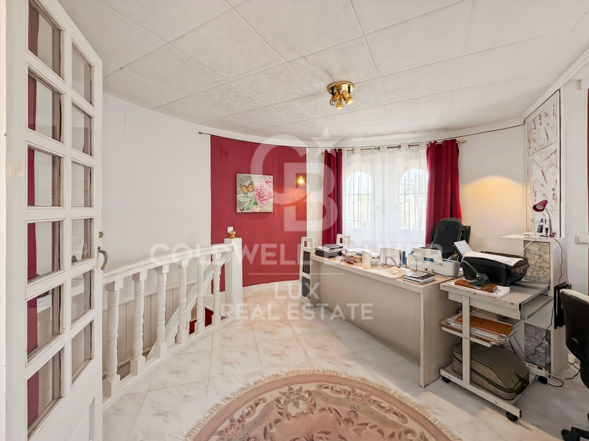 Villa just before the bridges, with a 30-metre mooring and a garage in Empuriabrava