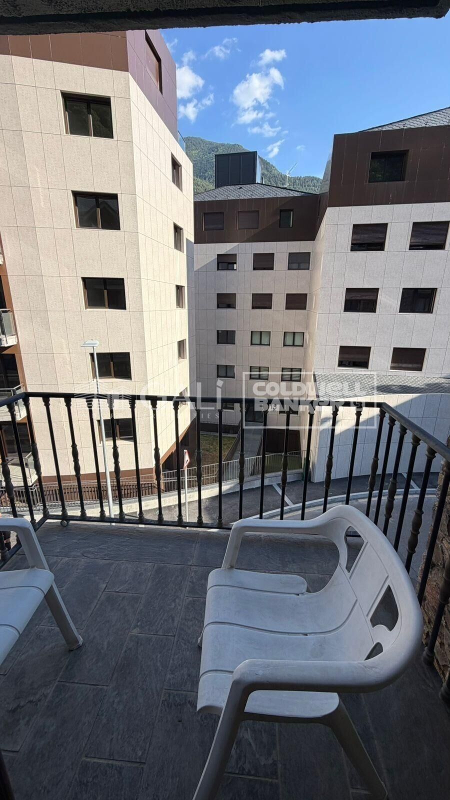 Studio Location Encamp