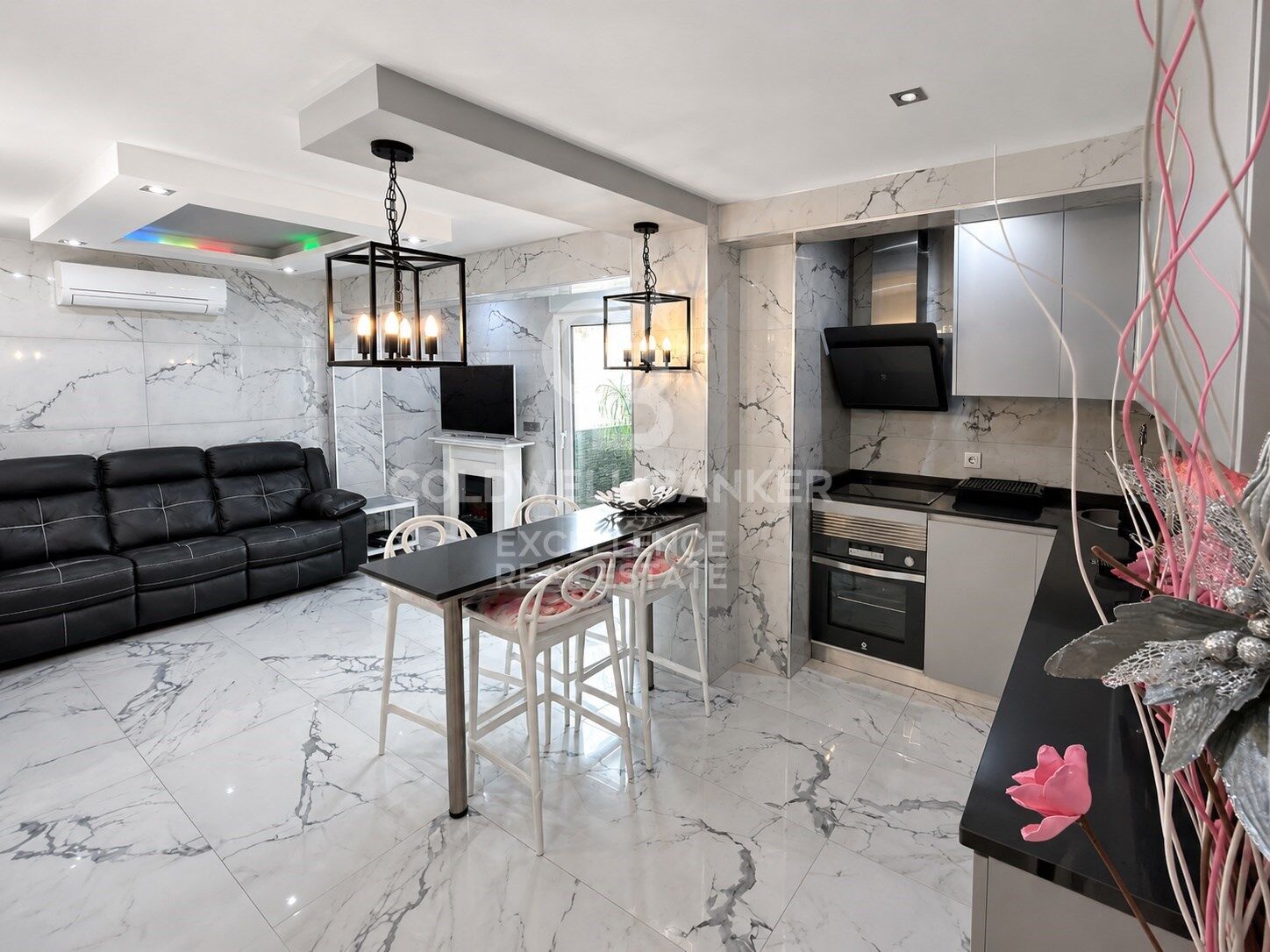 Moderne, renovierte Wohnung 96 m² Wohnung mit 2 Reihenhäusern in Mont-Olivet