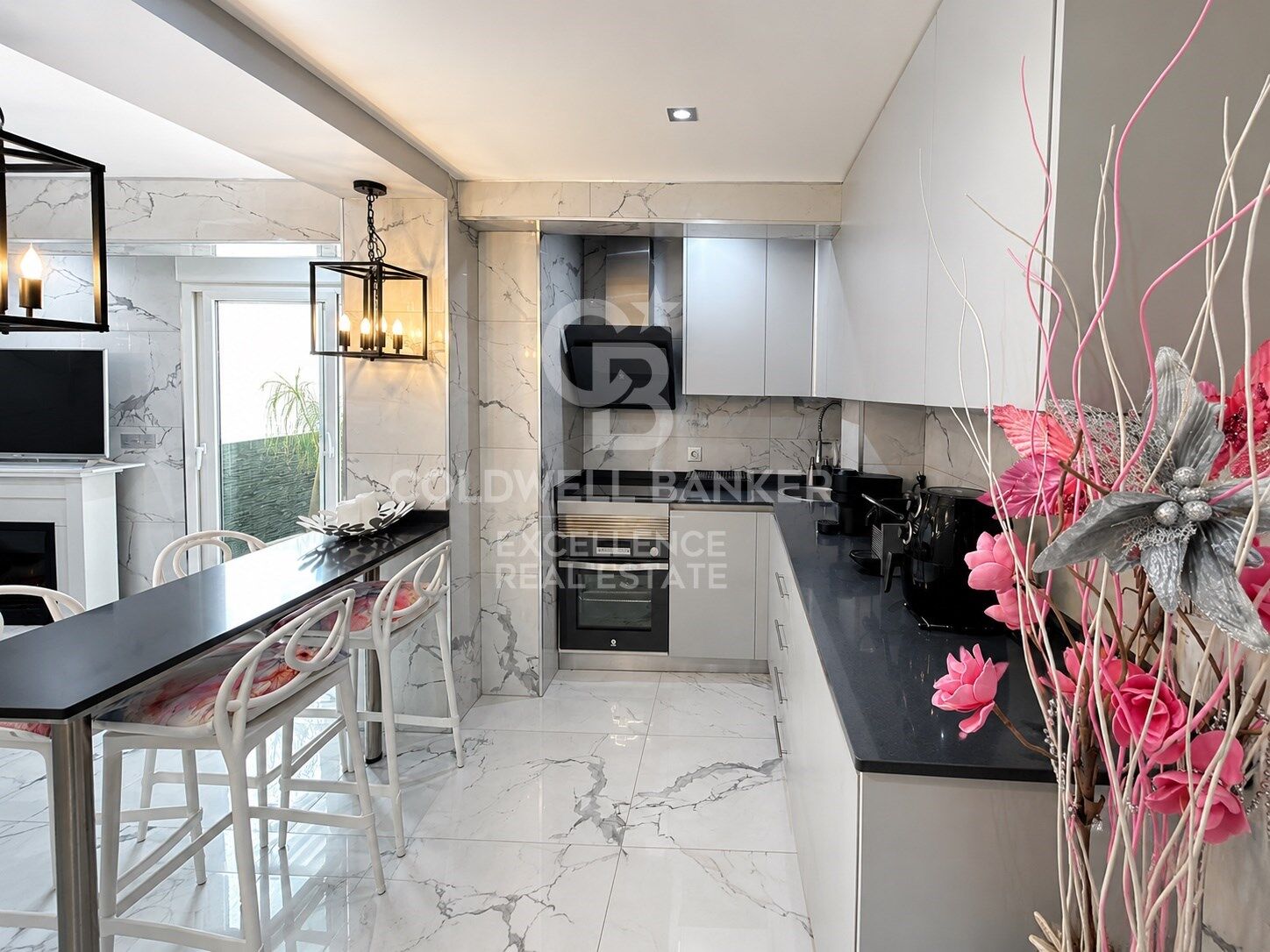 Moderne, renovierte Wohnung 96 m² Wohnung mit 2 Reihenhäusern in Mont-Olivet