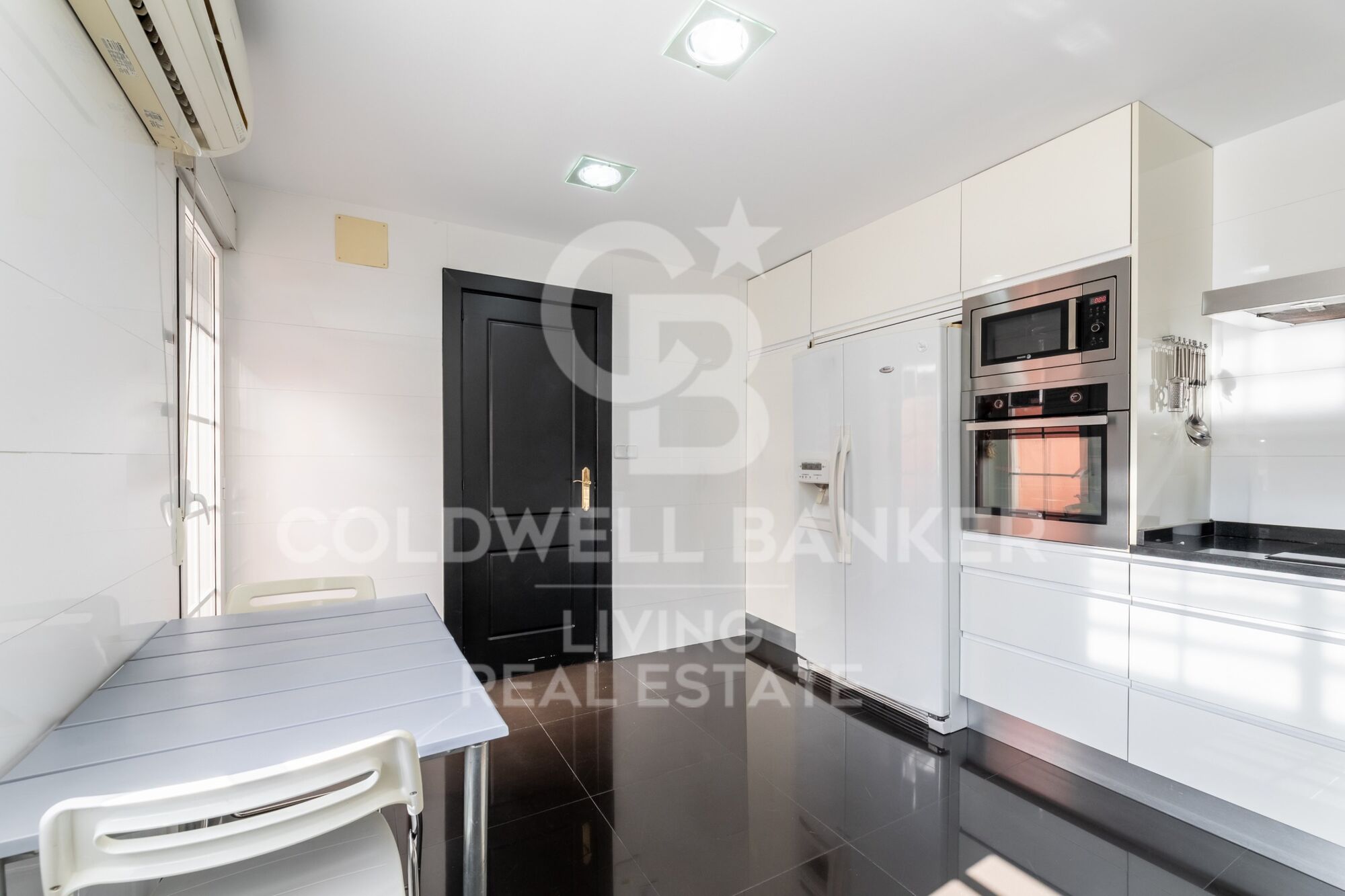 Chalet pareado reformado en Aravaca