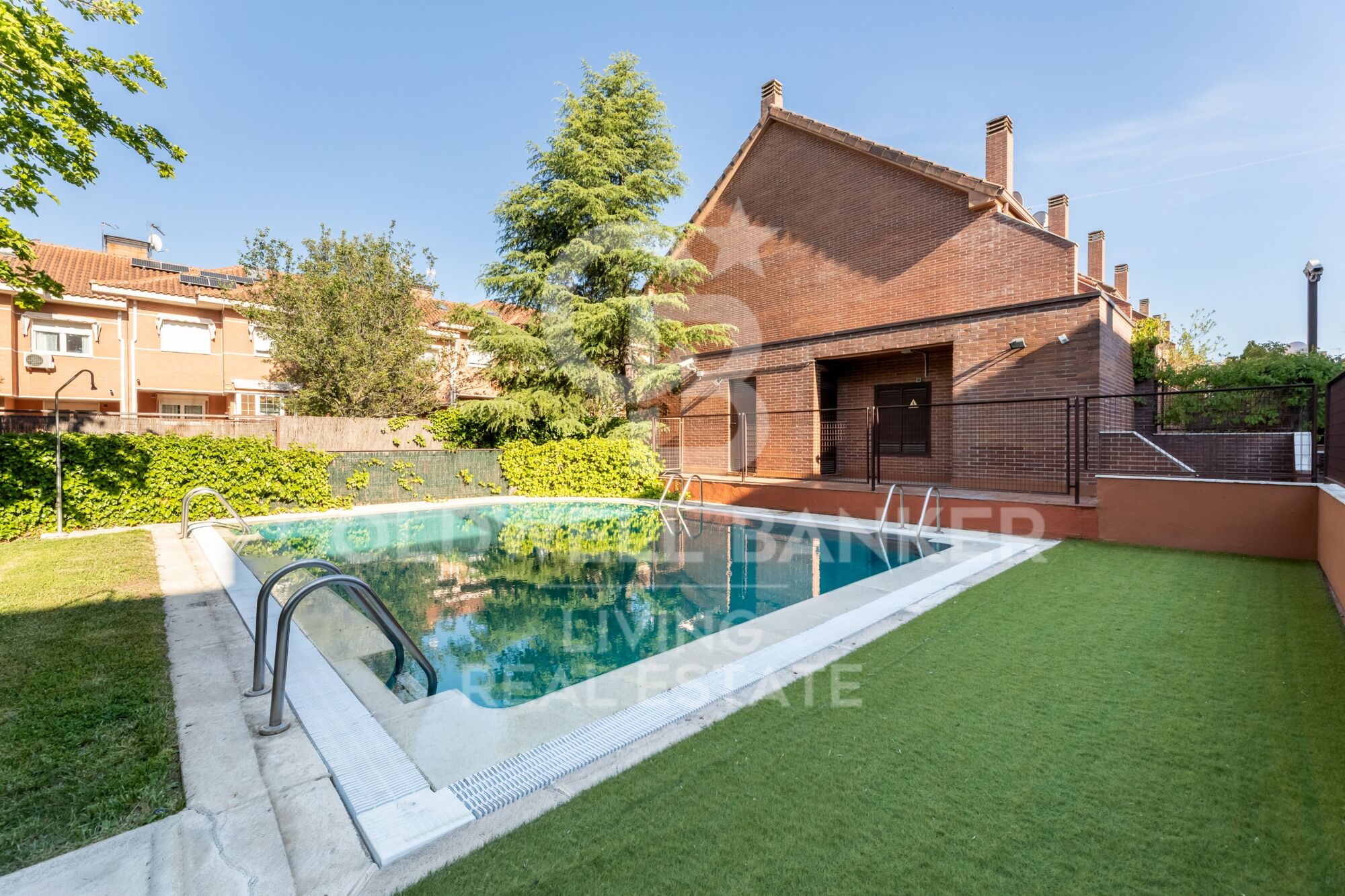 Chalet pareado reformado en Aravaca