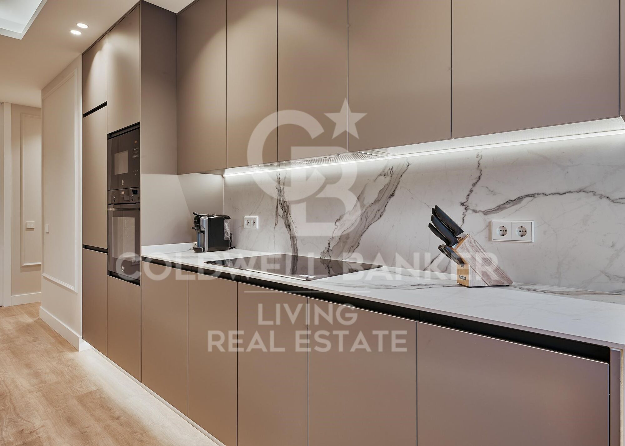 Flat 4 Bedrooms Sale Madrid