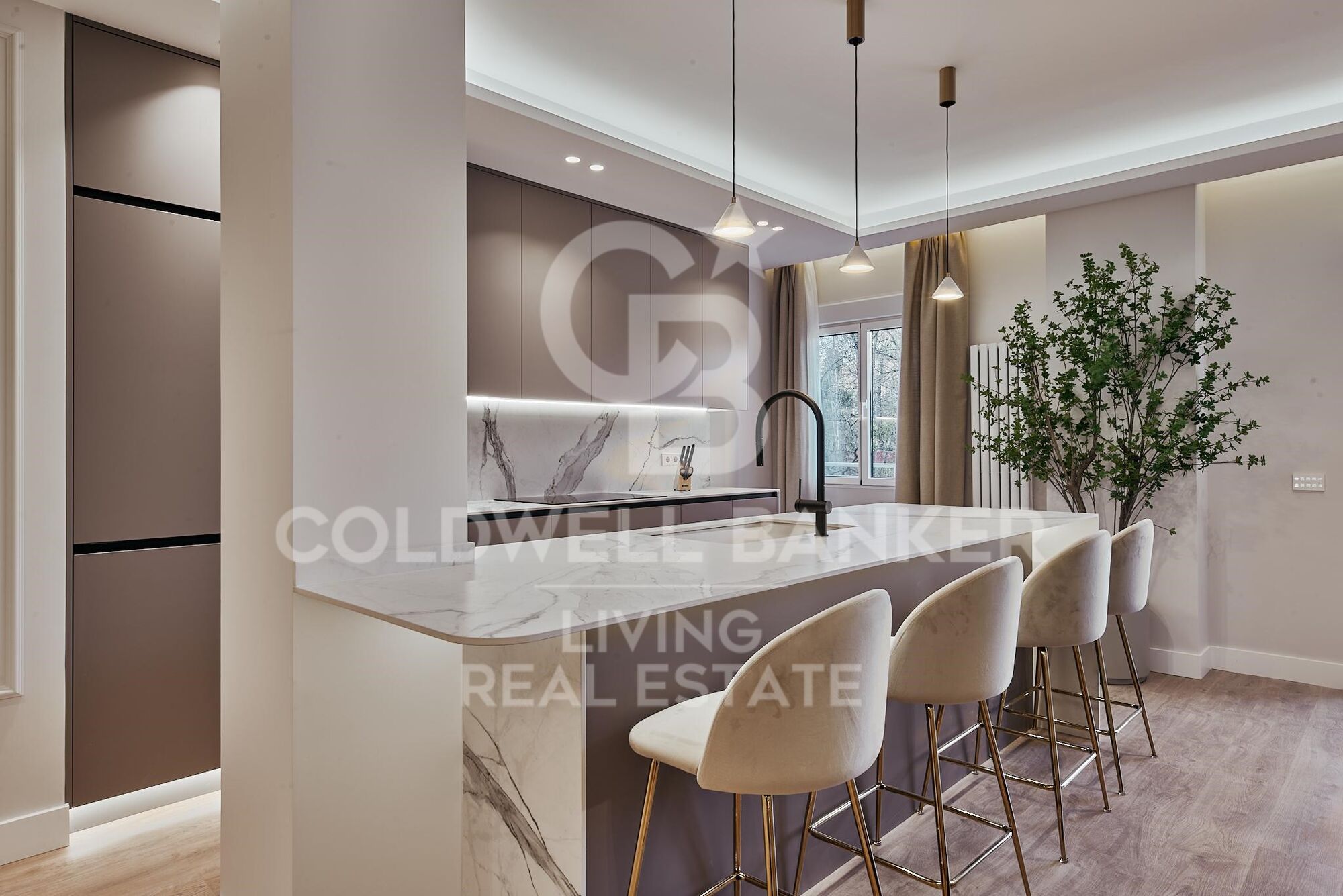 Flat 4 Bedrooms Sale Madrid