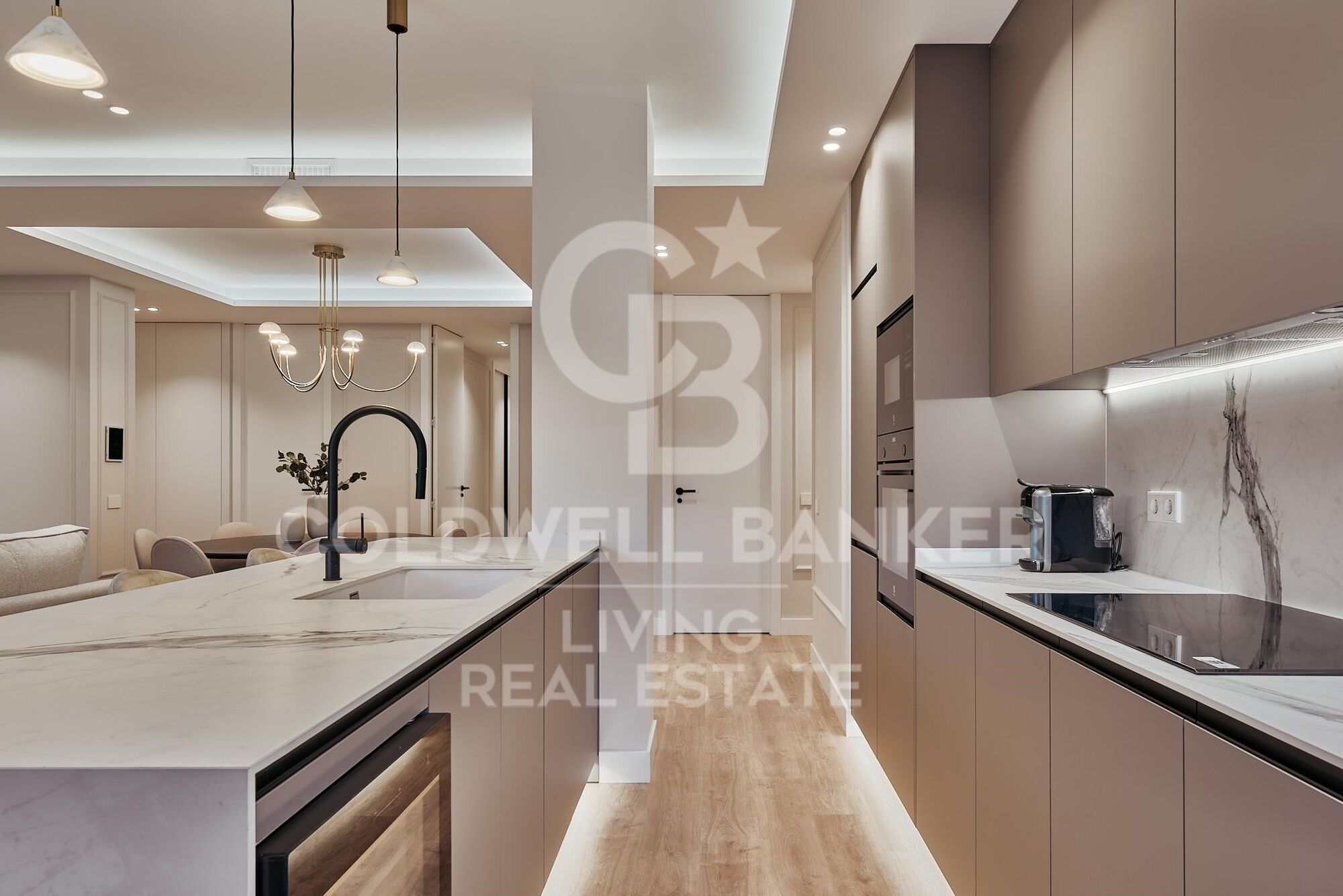 Flat 4 Bedrooms Sale Madrid