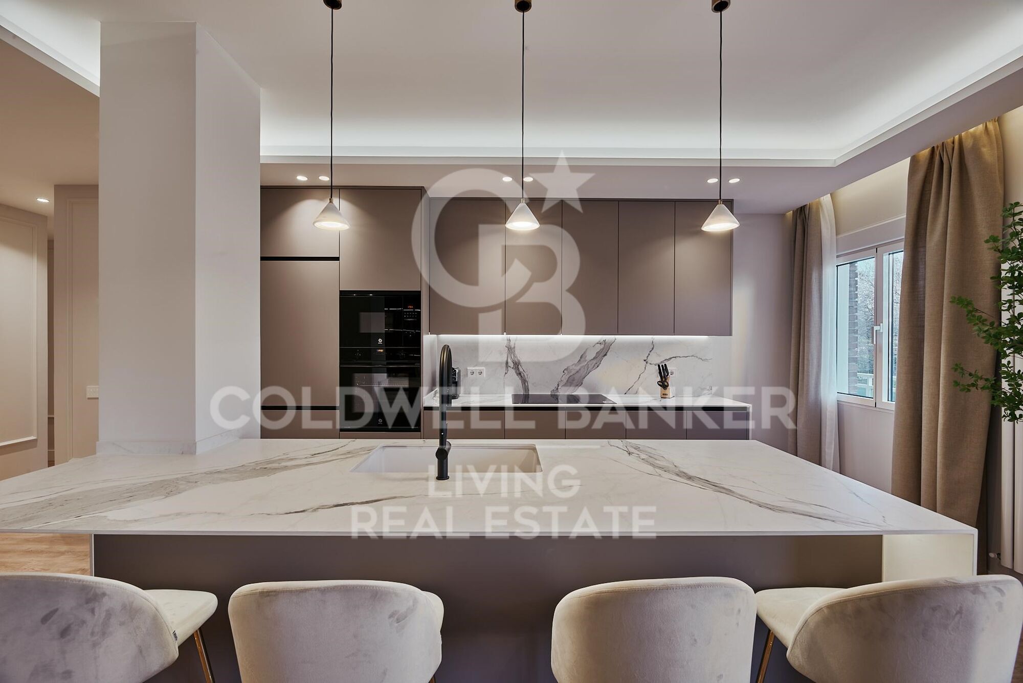 Flat 4 Bedrooms Sale Madrid