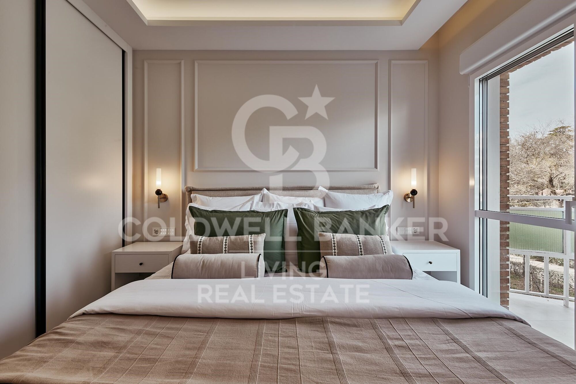Flat 4 Bedrooms Sale Madrid