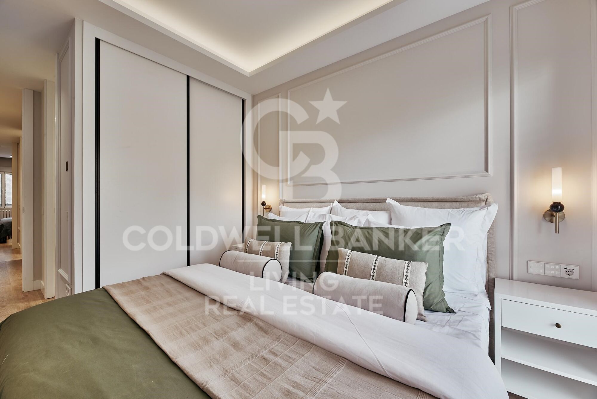 Flat 4 Bedrooms Sale Madrid