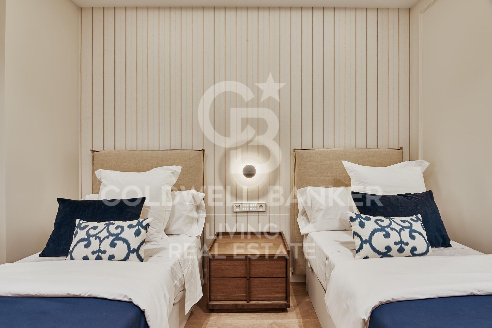 Flat 4 Bedrooms Sale Madrid