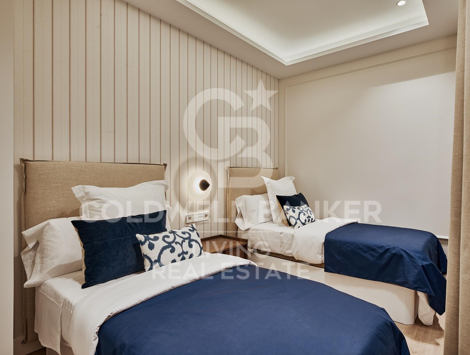 Flat 4 Bedrooms Sale Madrid