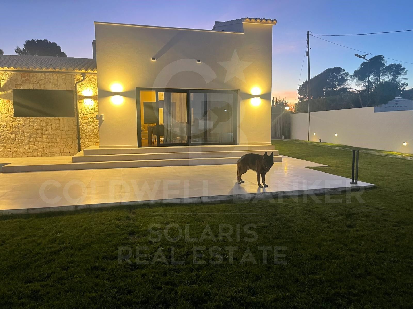 Elegante renovierte mediterrane Finca mit großem Grundstück, Privatsphäre und zeitgenössischem Ambiente in Dénia