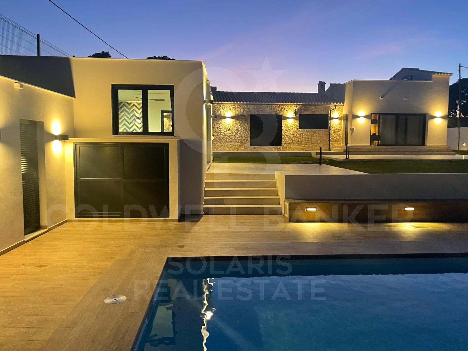 Elegante finca mediterránea renovada con gran parcela, privacidad y esencia contemporánea en Dénia