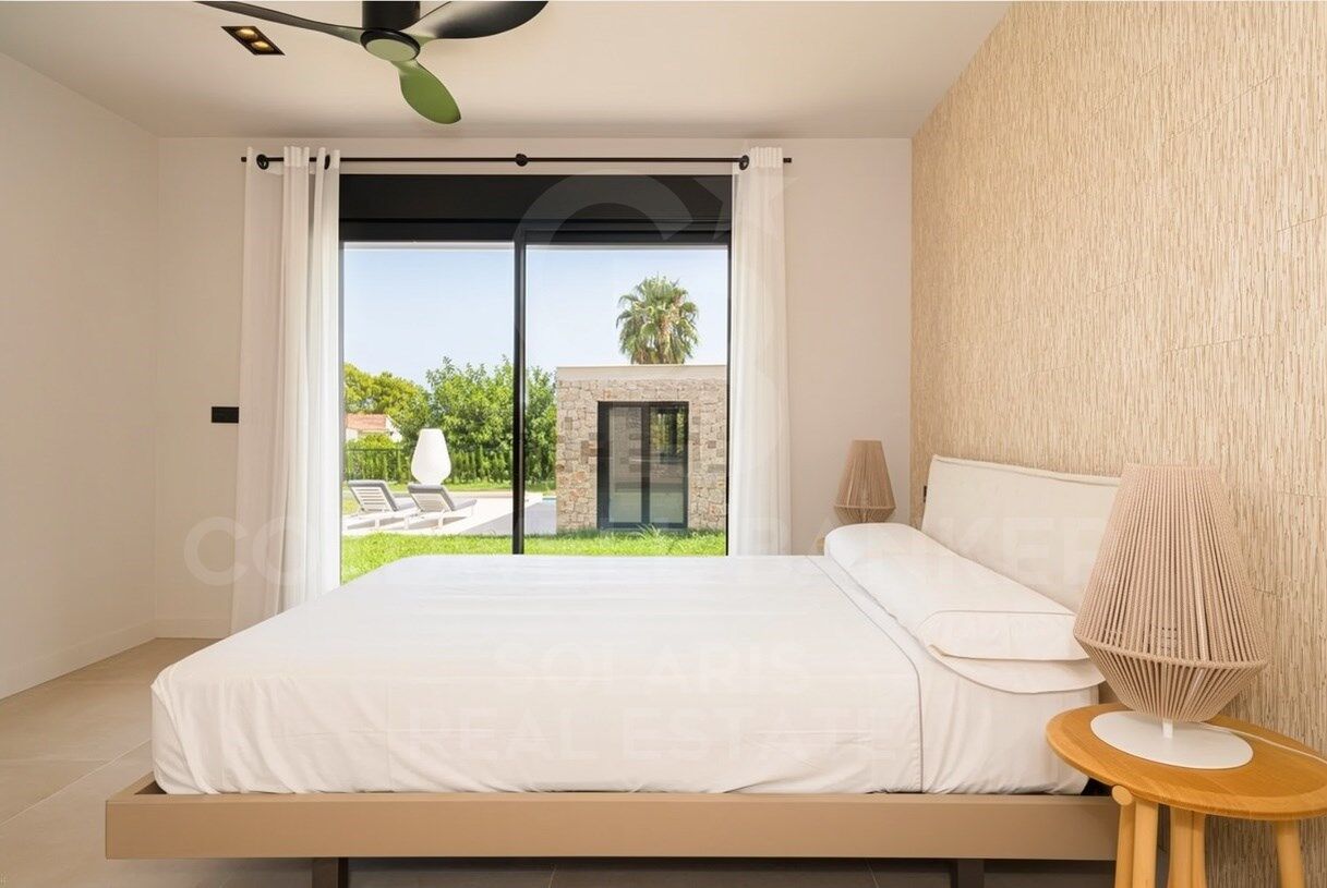 Elegante finca mediterránea renovada con gran parcela, privacidad y esencia contemporánea en Dénia