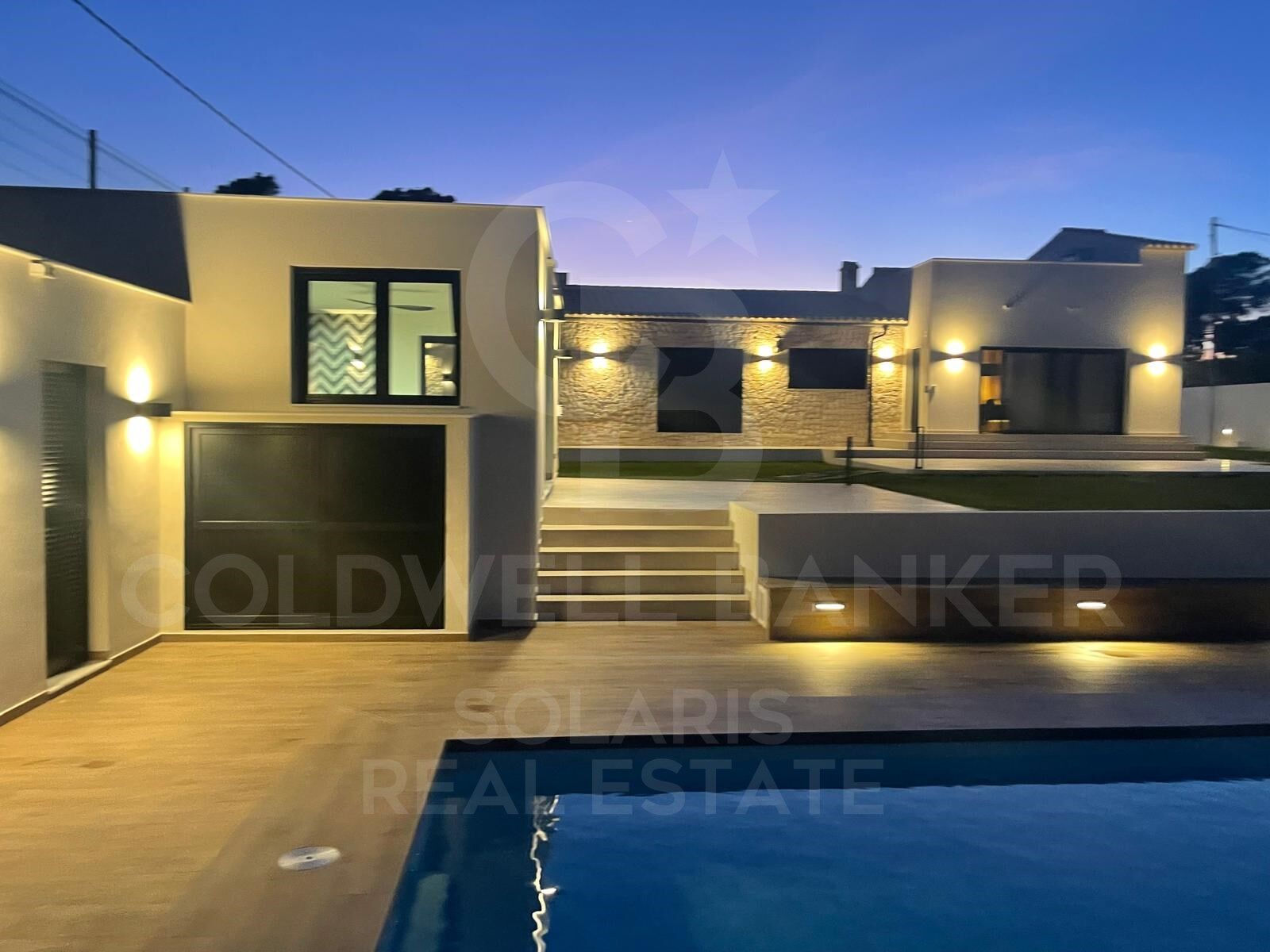 Elegante finca mediterránea renovada con gran parcela, privacidad y esencia contemporánea en Dénia