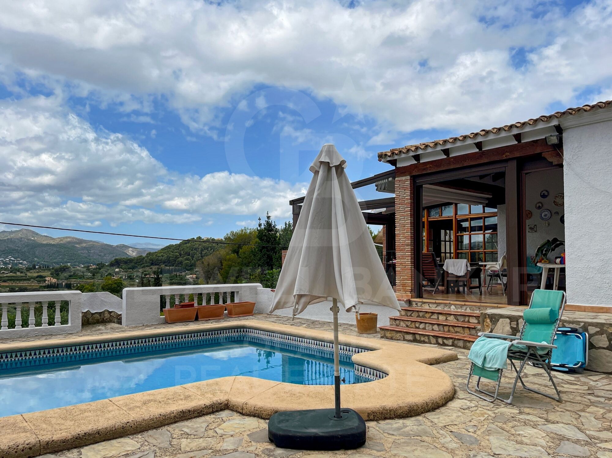 5Bed country house with infinite views. Near the Golf Club