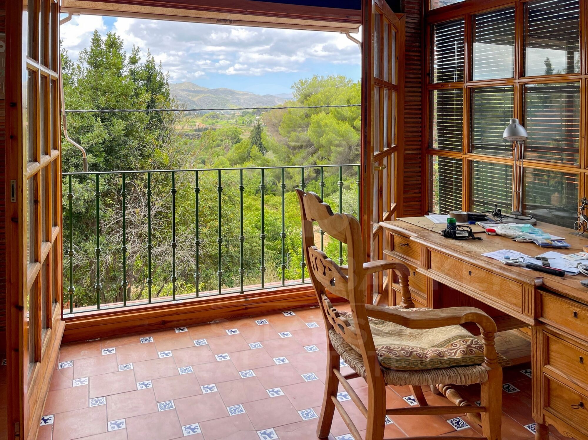 5Bed country house with infinite views. Near the Golf Club