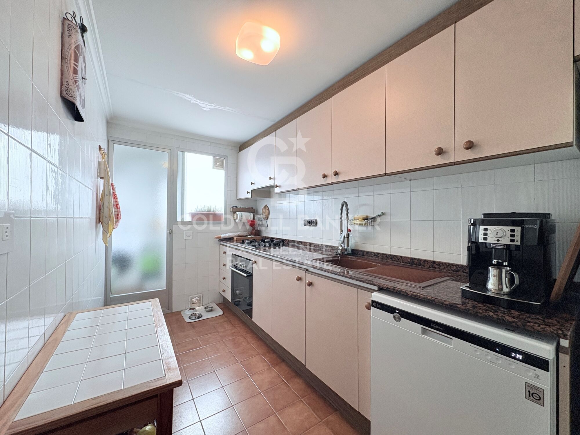 Spacious flat with terrace 5 minutes from the beach in Puerto de Sagunto