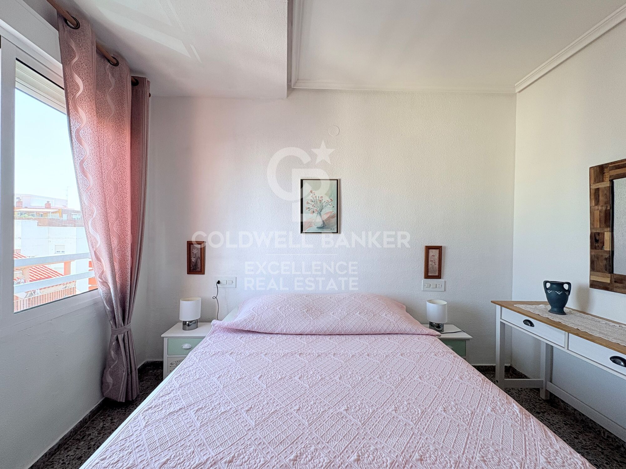 Spacious flat with terrace 5 minutes from the beach in Puerto de Sagunto