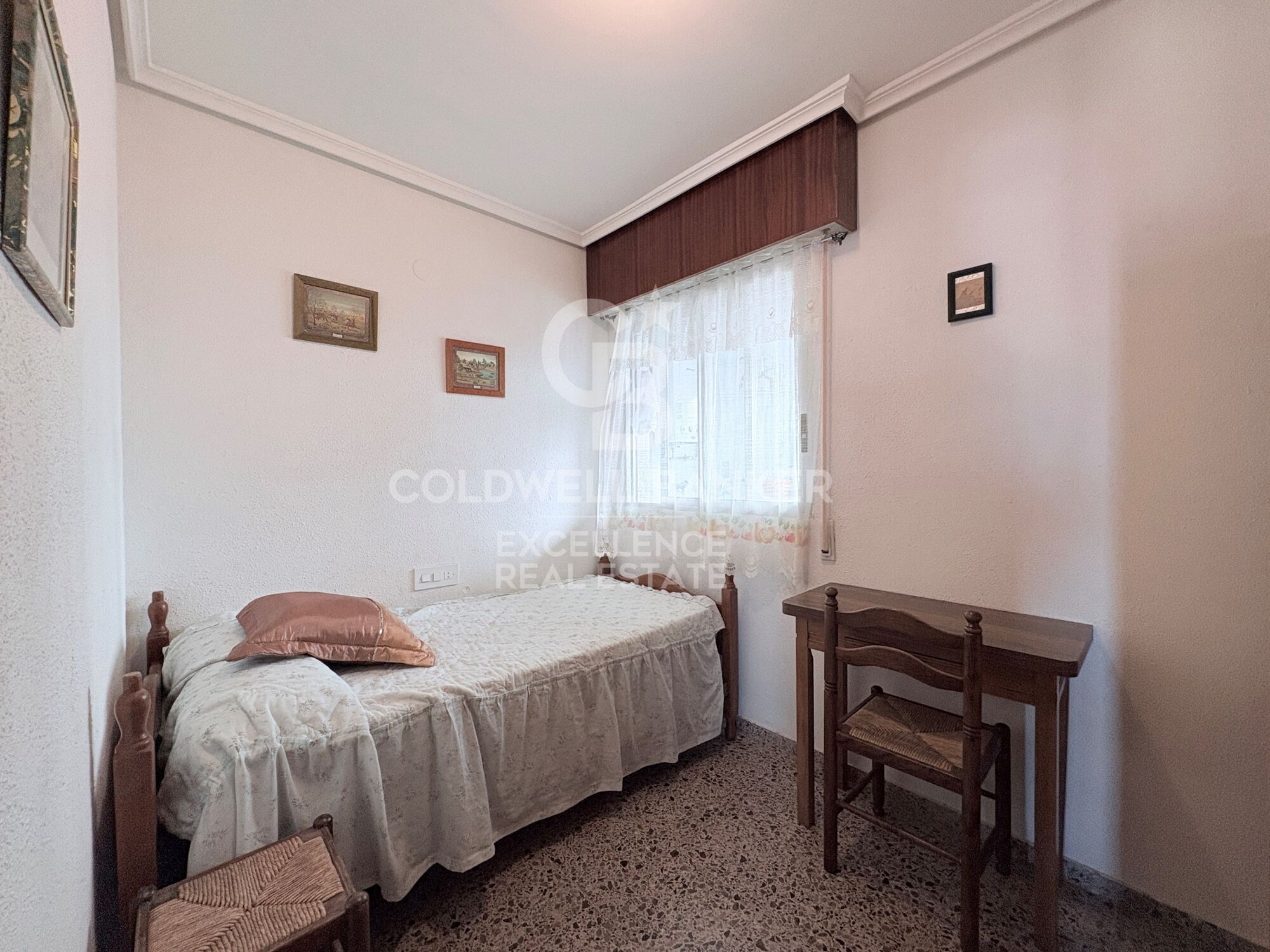 Spacious flat with terrace 5 minutes from the beach in Puerto de Sagunto