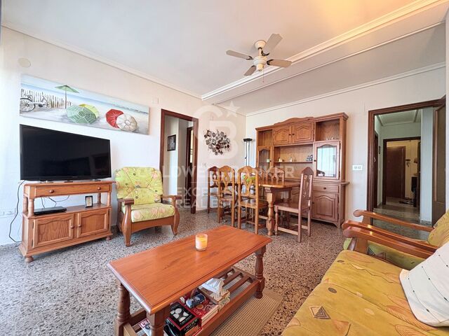 Spacious flat with terrace 5 minutes from the beach in Puerto de Sagunto