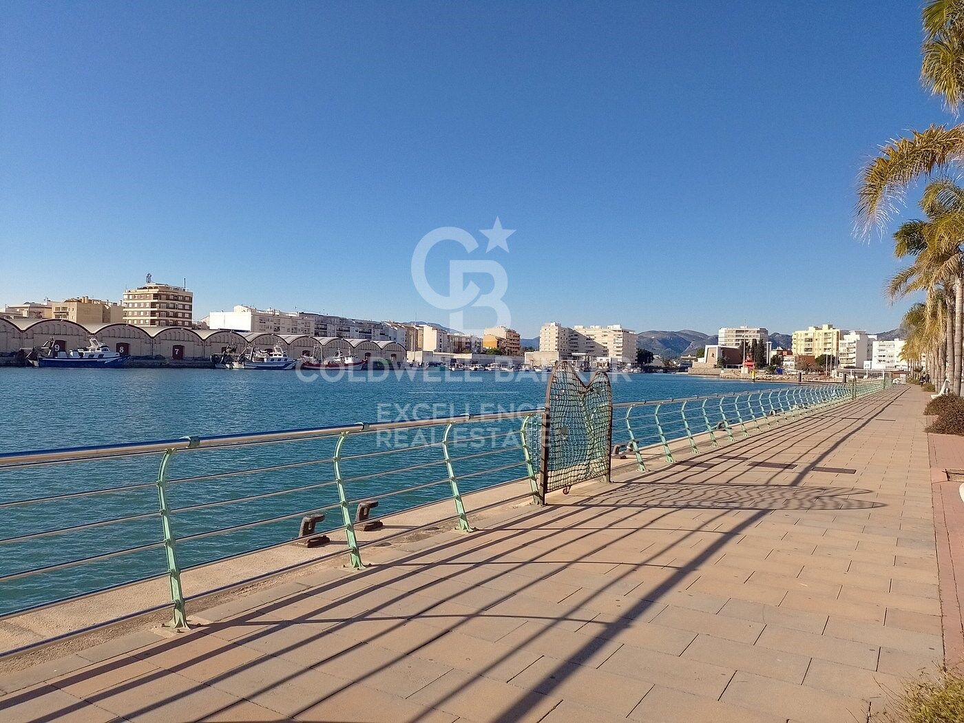 Premium plot between the city and the beach in Gandia: Build the house of your dreams.