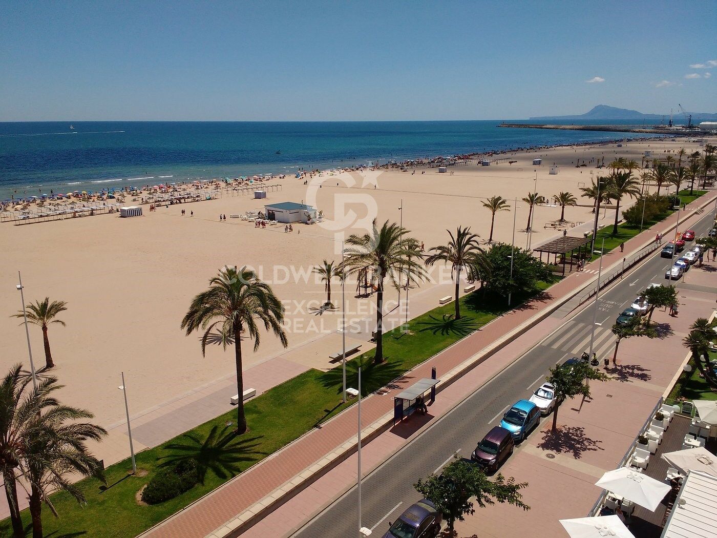 Premium plot between the city and the beach in Gandia: Build the house of your dreams.