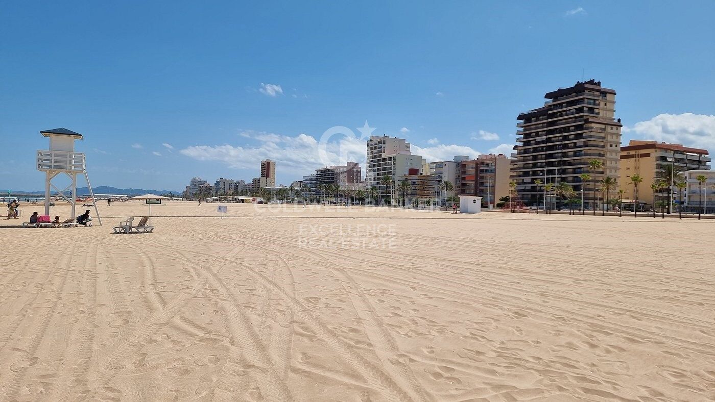 Premium plot between the city and the beach in Gandia: Build the house of your dreams.